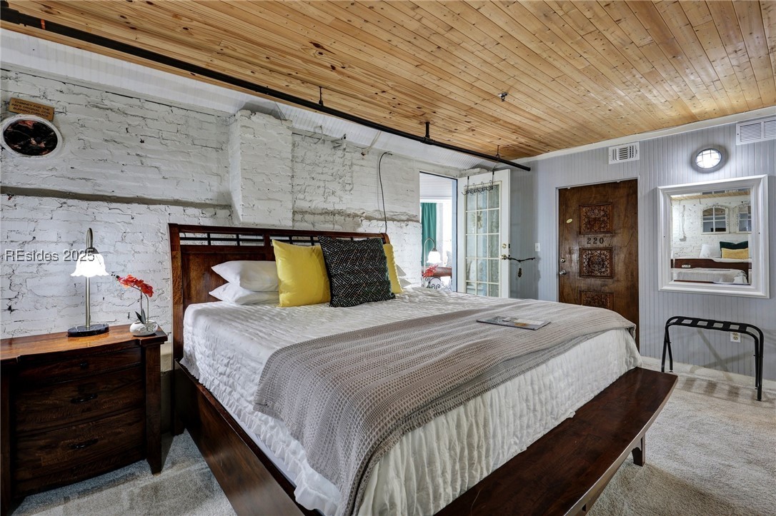 24 Van Horne Avenue Property Photo 11