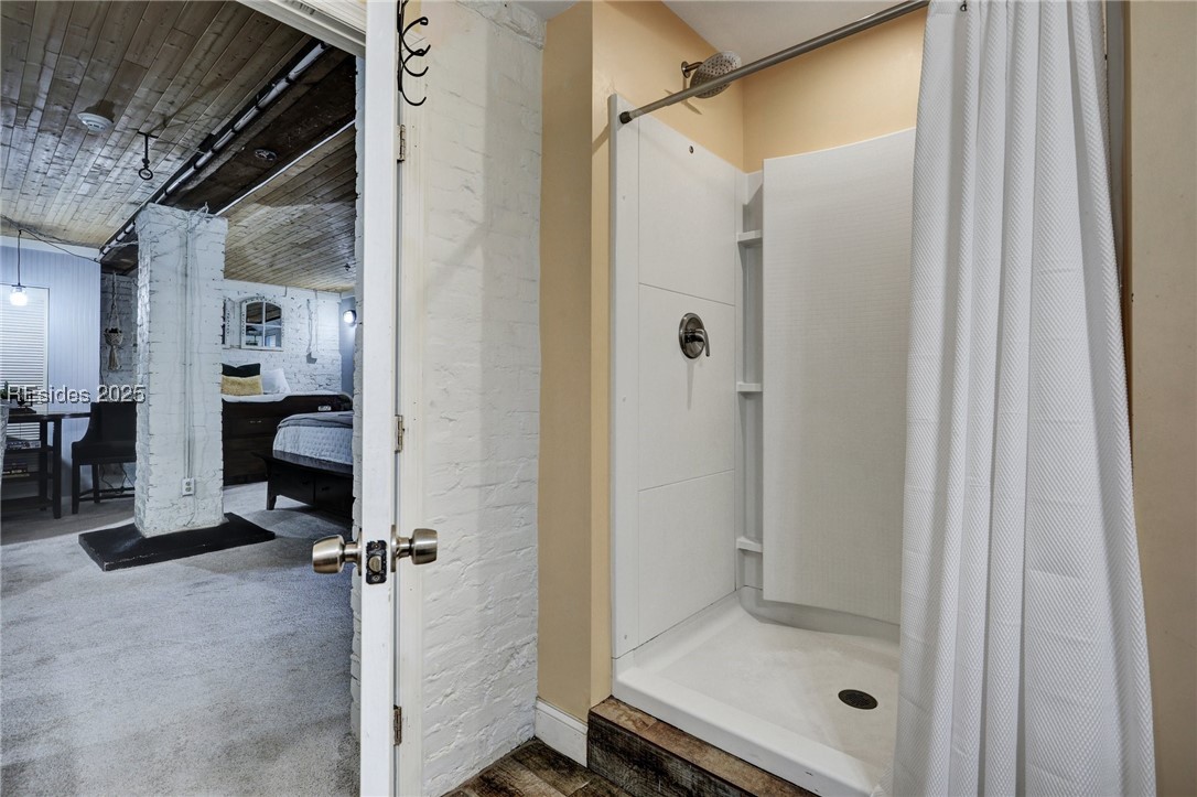 24 Van Horne Avenue Property Photo 13