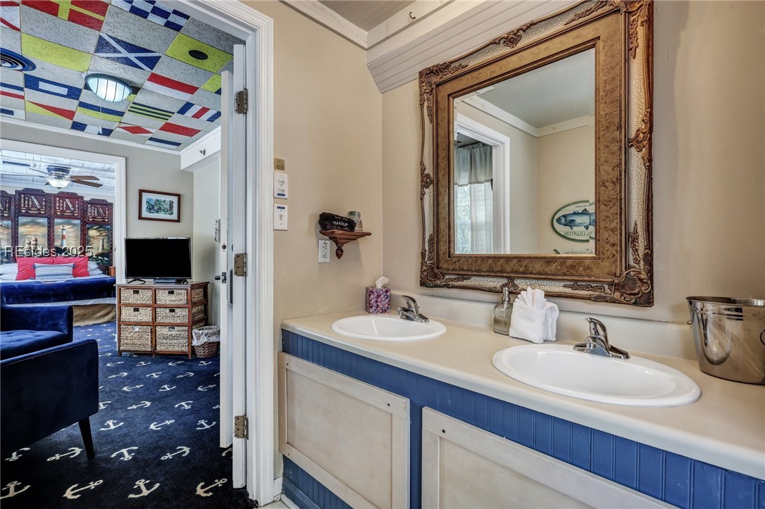 24 Van Horne Avenue Property Photo 58
