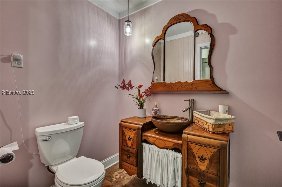 24 Van Horne Avenue Property Photo 66