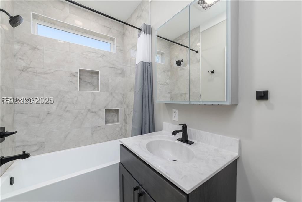 65 Royal Pointe Drive Property Photo 36