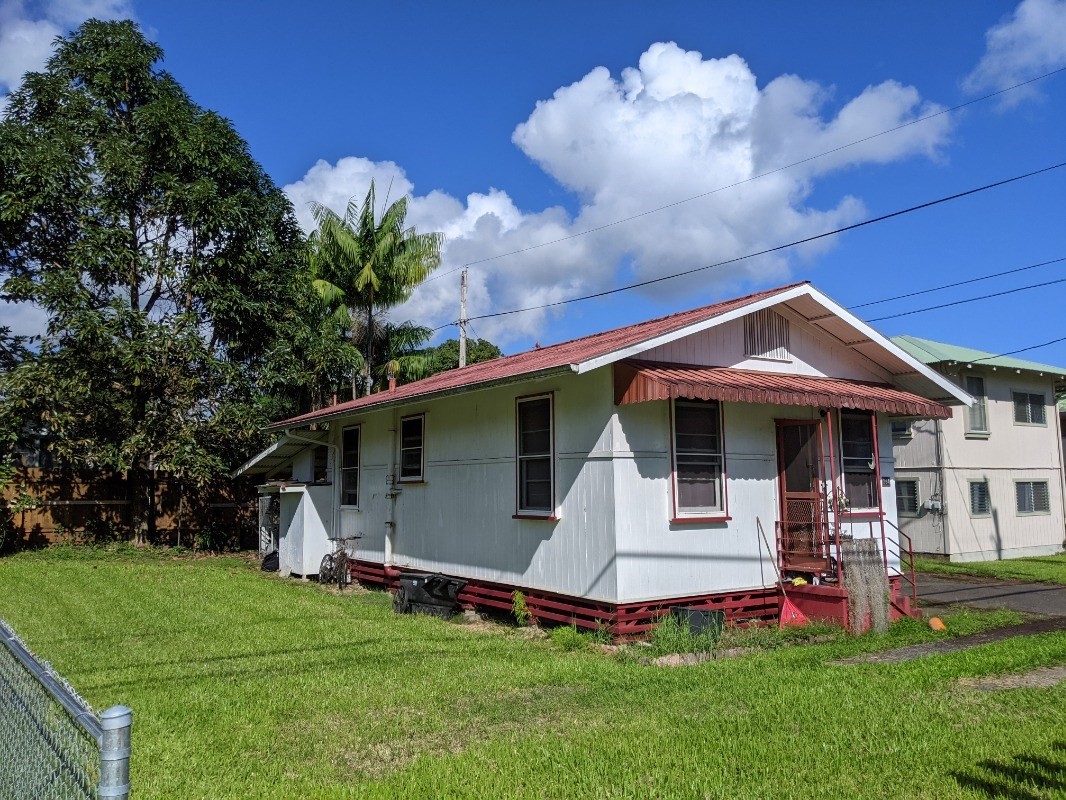 294 Kukuau St Property Photo 1