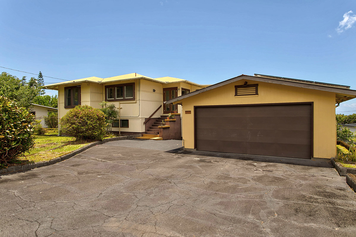 590-a Kaumana Dr Property Photo 1