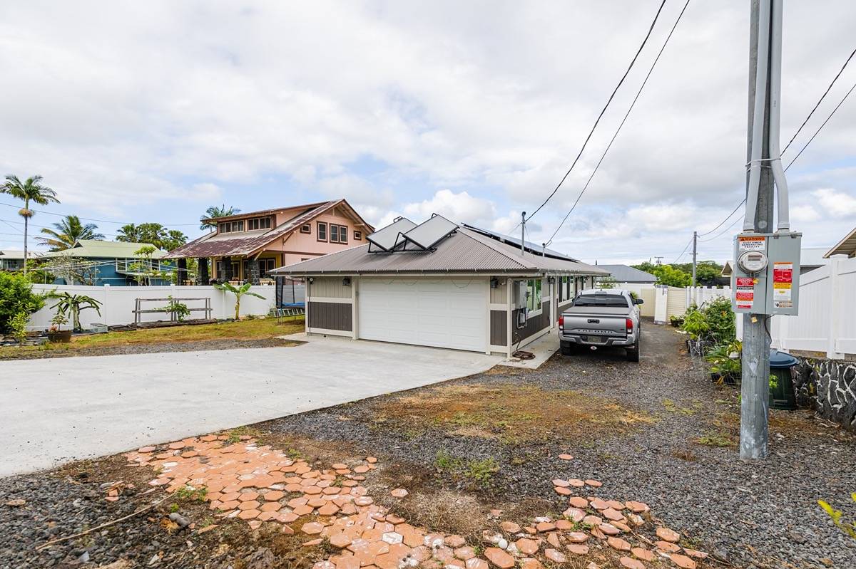 2455 Kinoole St Property Photo 2