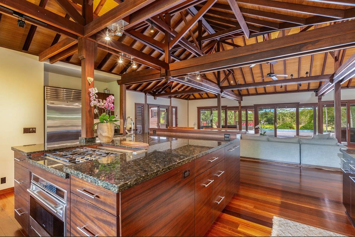 5880 Kahiliholo Rd Property Photo 10