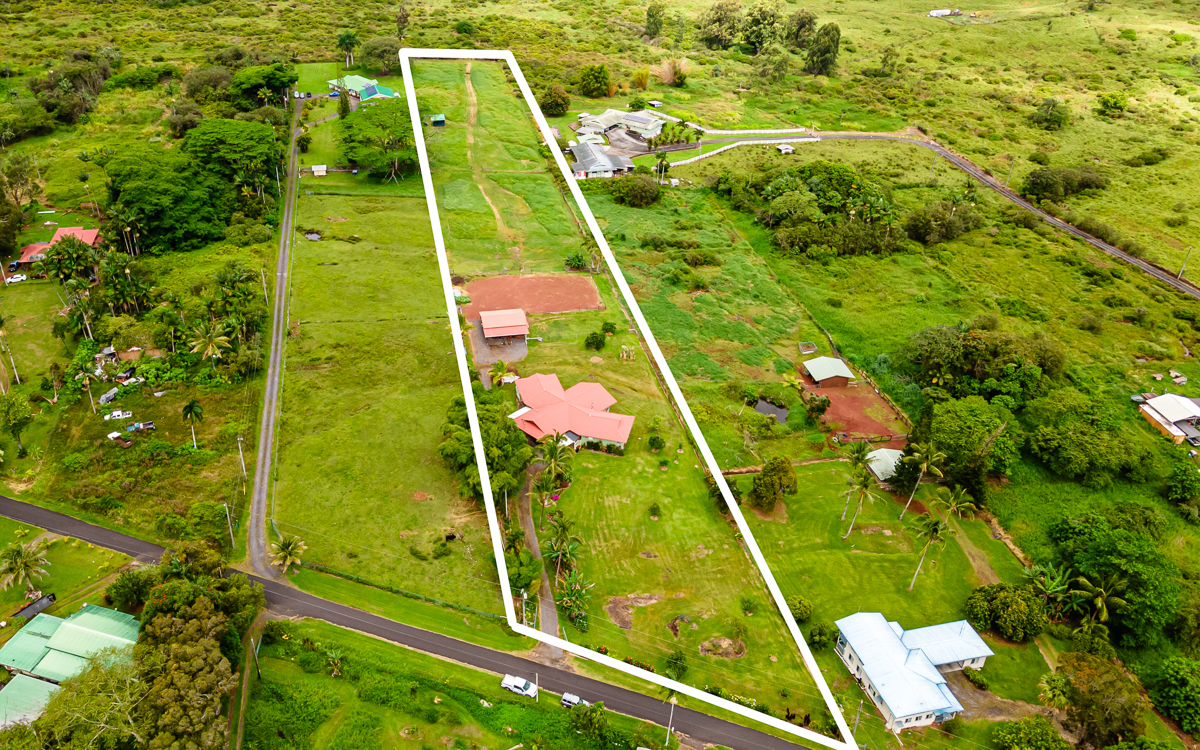1050 Ainalako Rd Property Photo 2