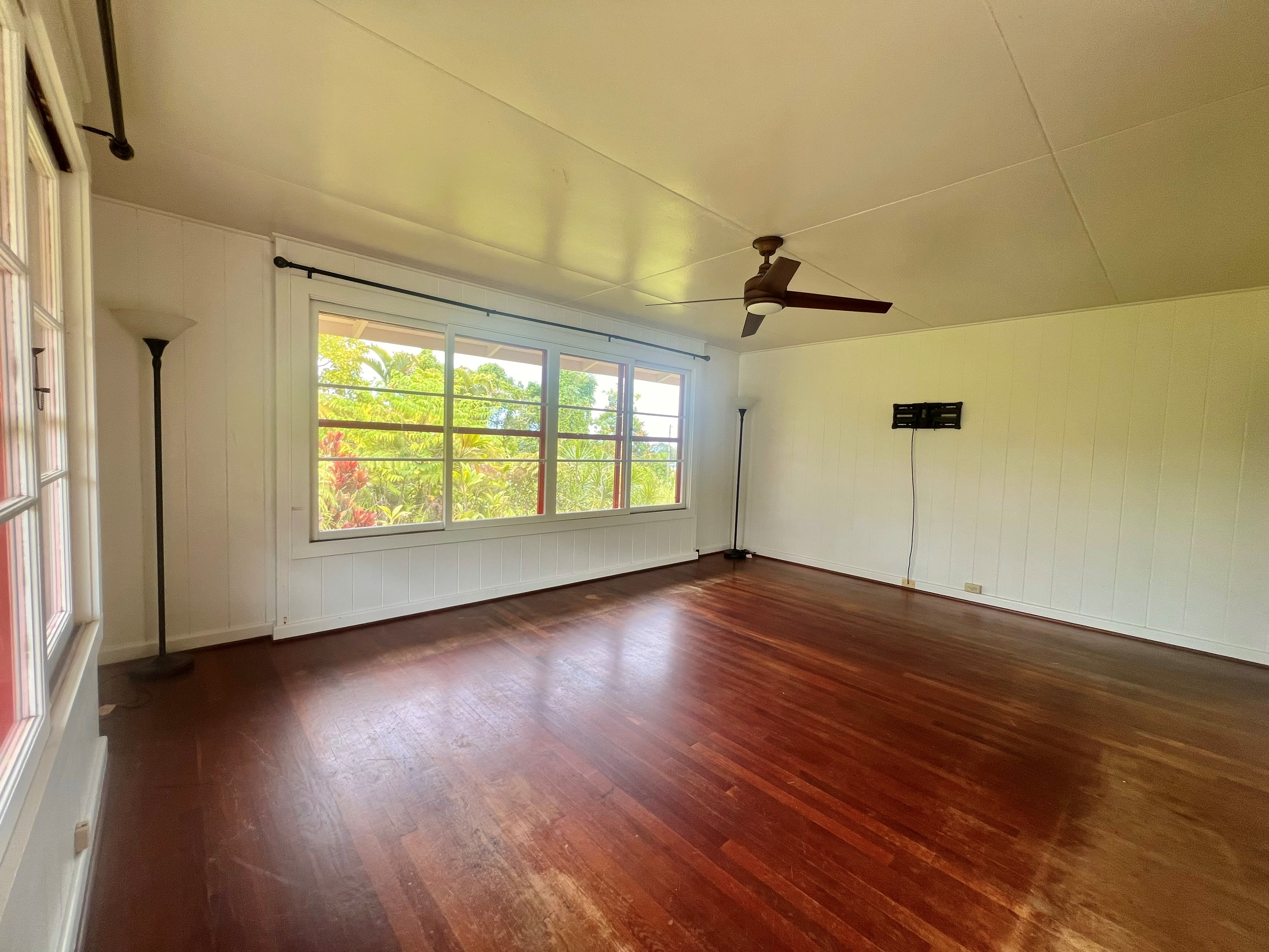 1395 Ainaola Dr Property Photo 3
