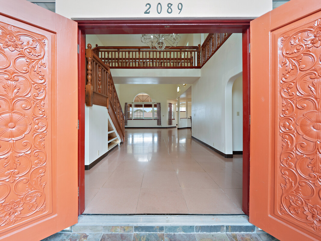 2089 Kinoole St Property Photo 3