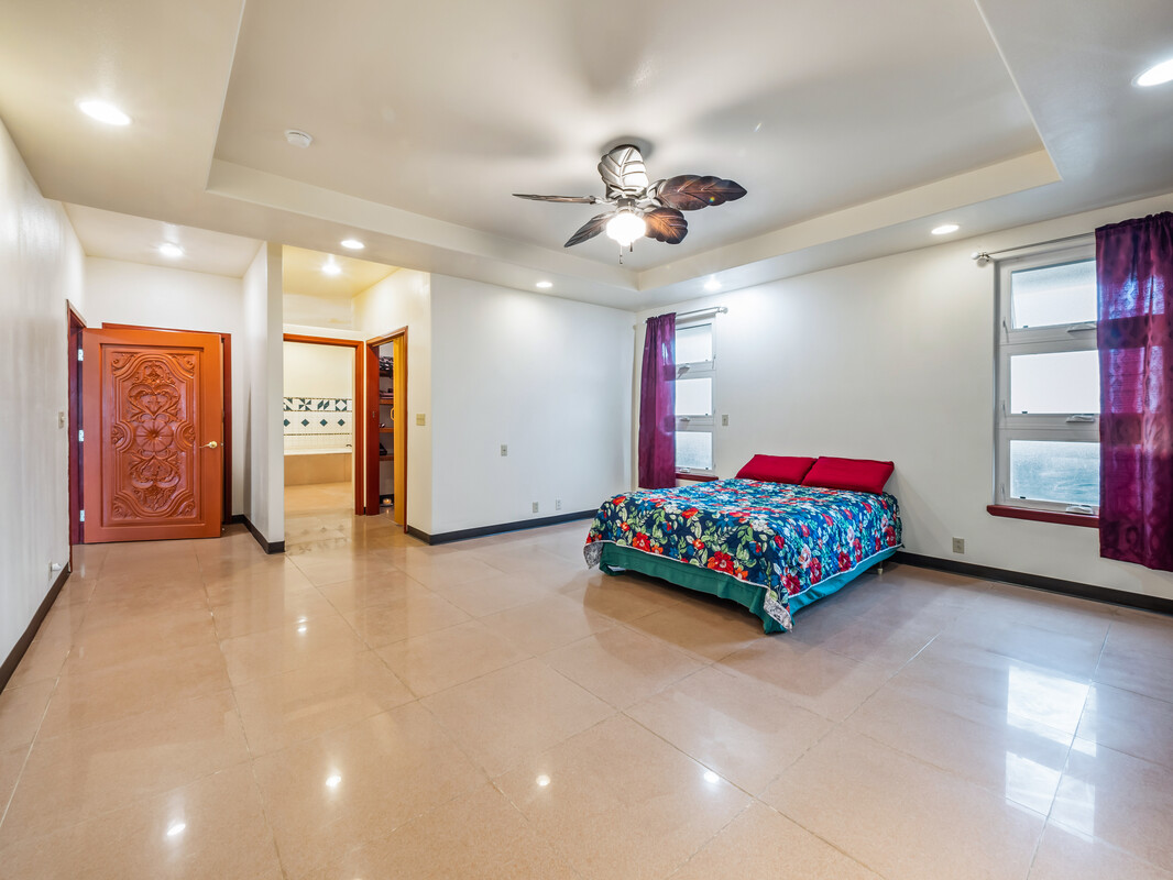 2089 Kinoole St Property Photo 9