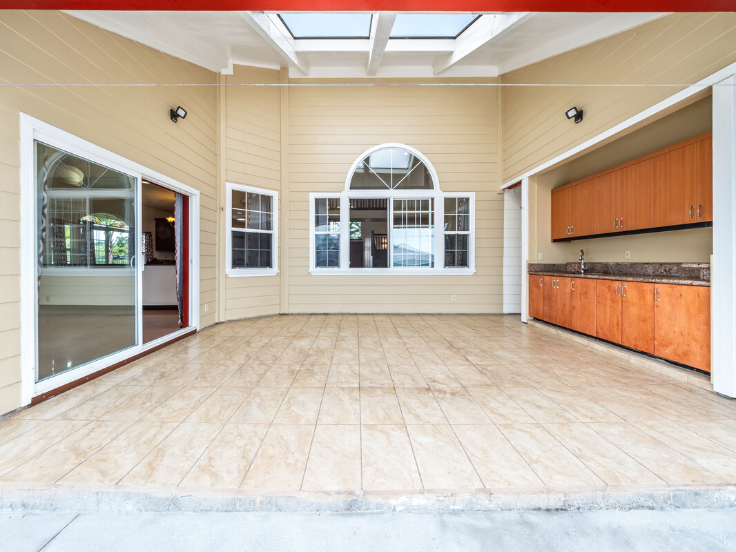 2089 Kinoole St Property Photo 23
