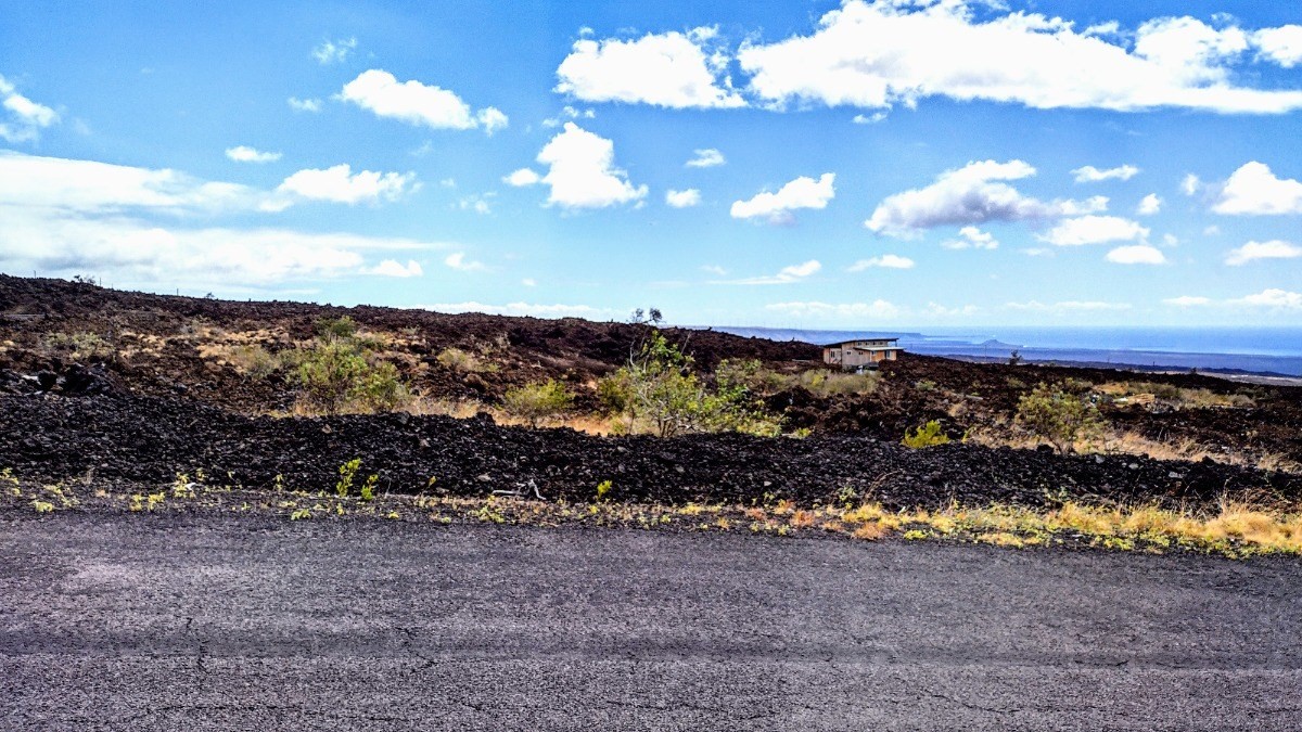 Alii Blvd Property Photo
