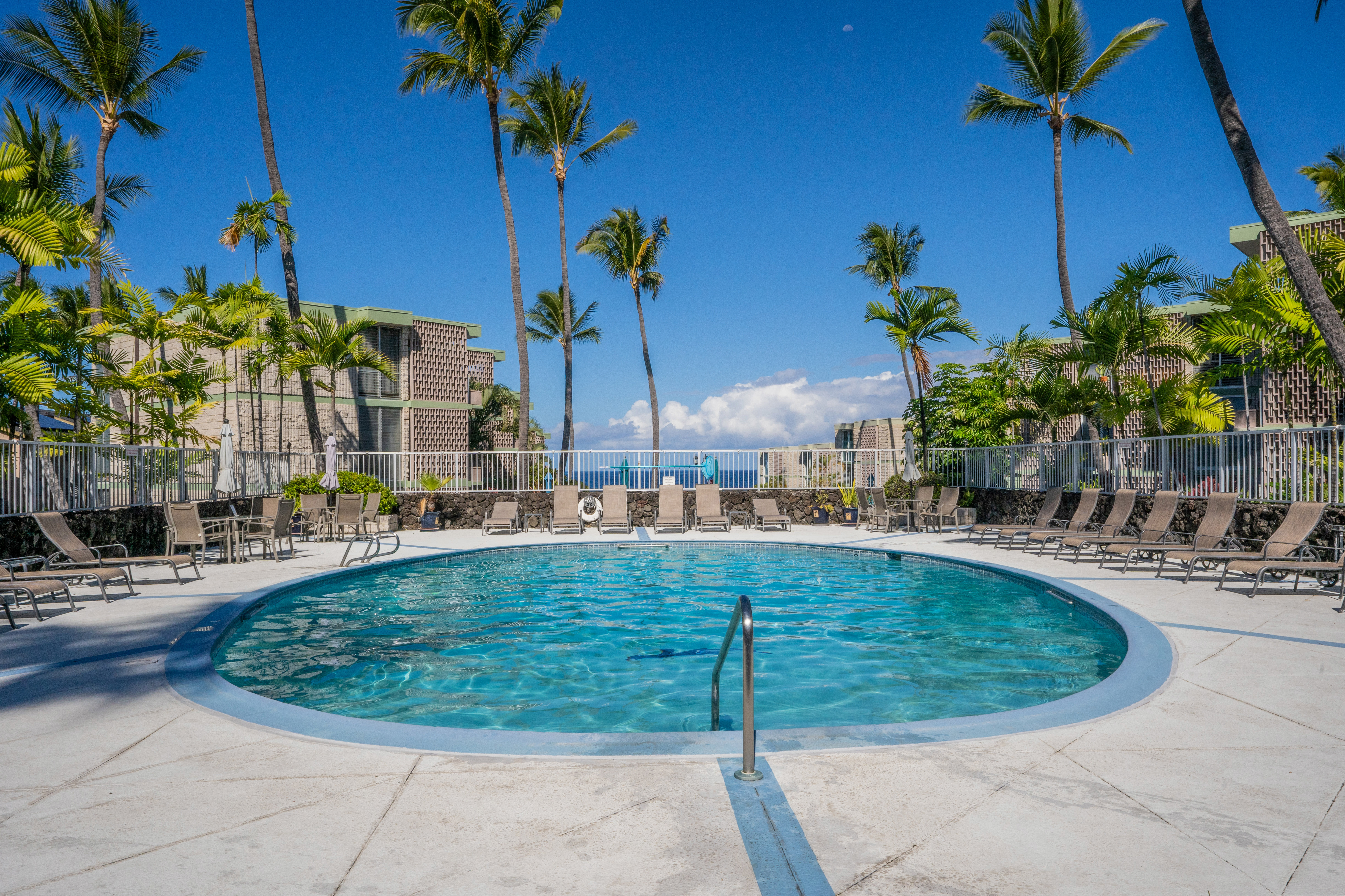 75-6016 Alii Dr 211 Property Photo 2