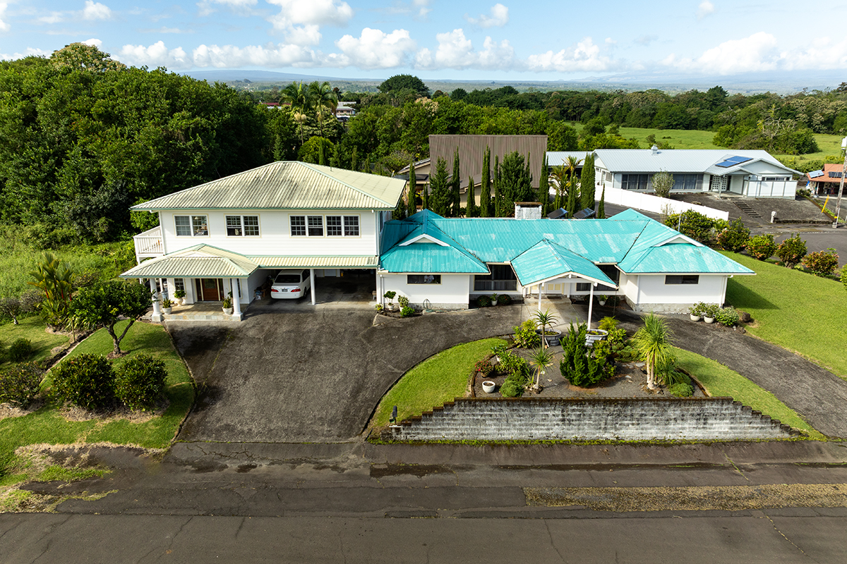 1890 Kaiao St Property Photo 1