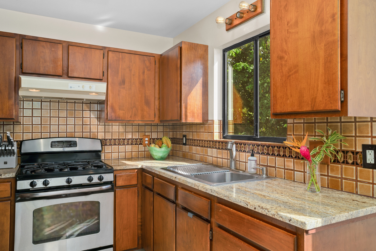 4465 Aku Rd Property Photo 10