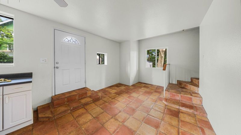 411 Molo St Property Photo 5