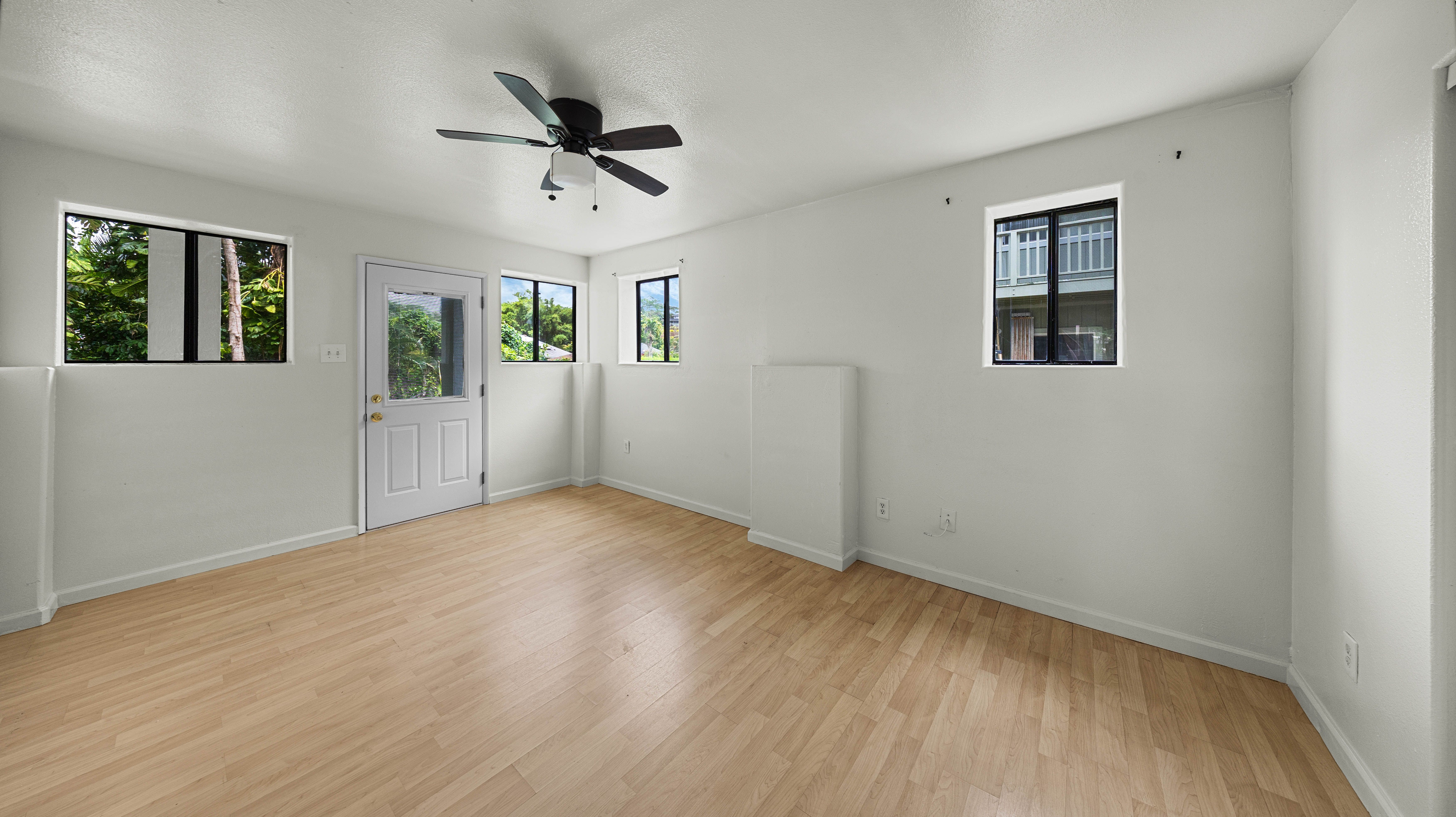 411 Molo St Property Photo 9