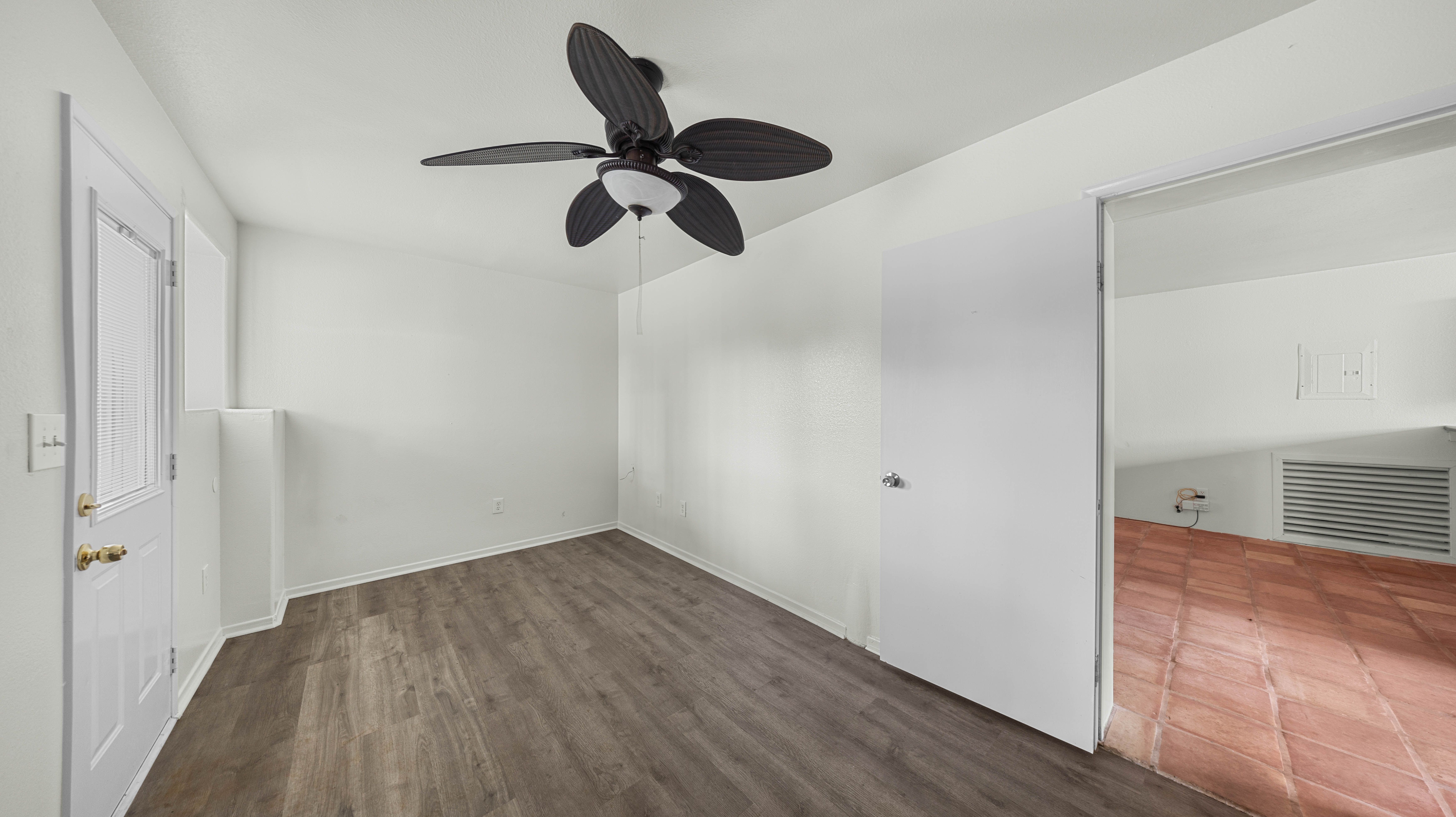 411 Molo St Property Photo 10