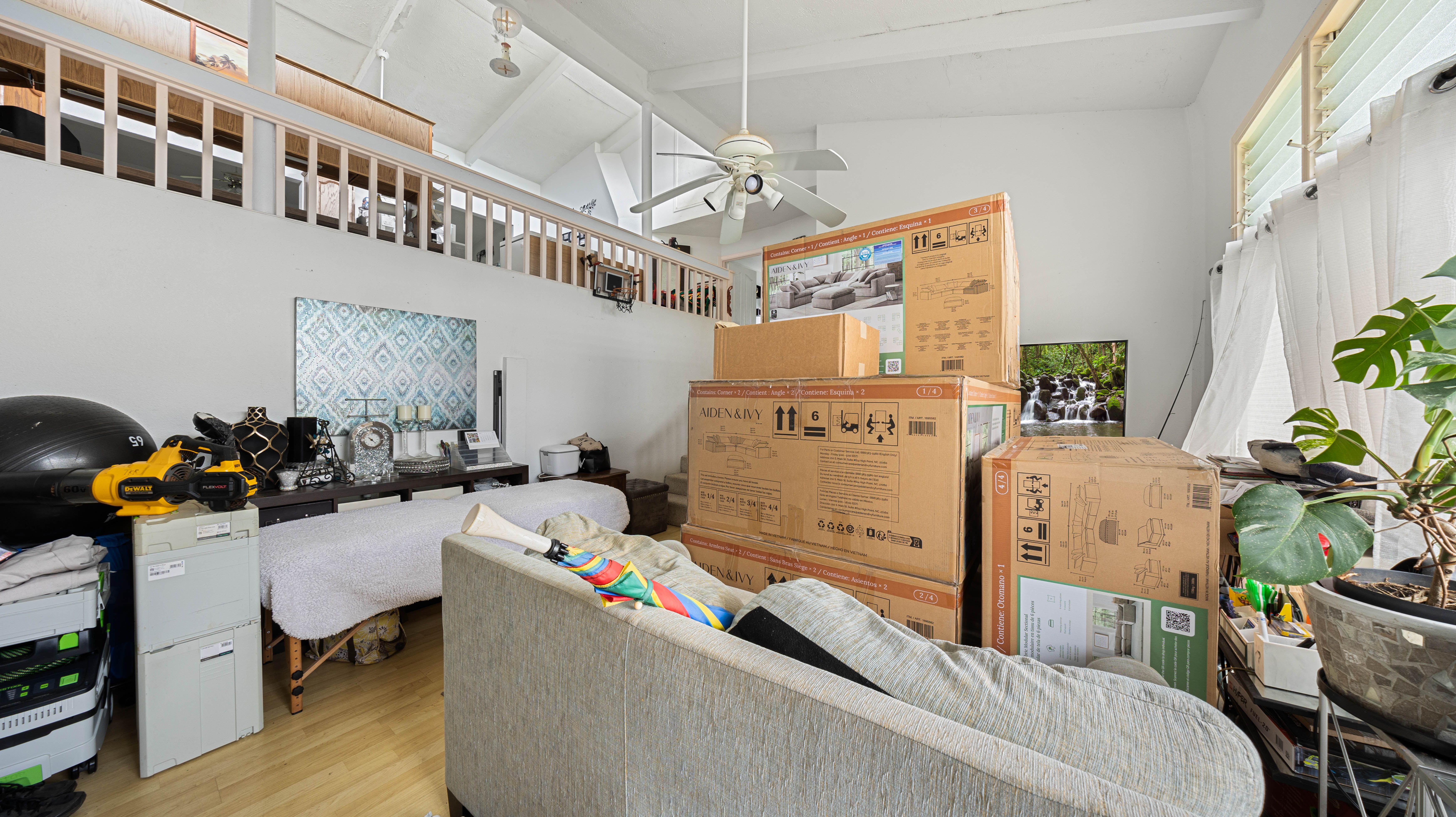 411 Molo St Property Photo 14