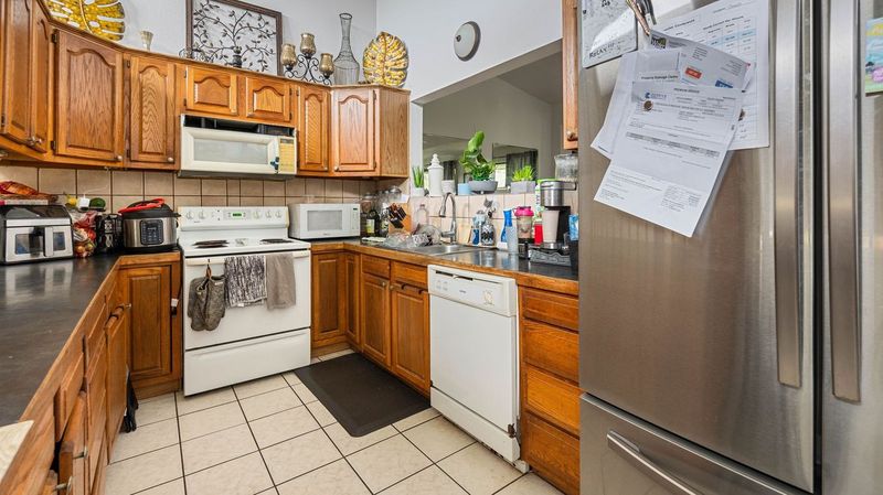 411 Molo St Property Photo 20
