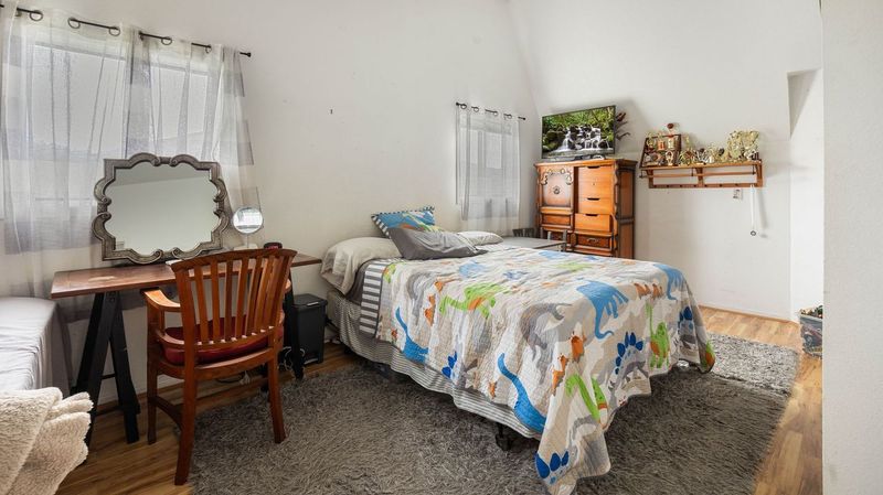 411 Molo St Property Photo 24