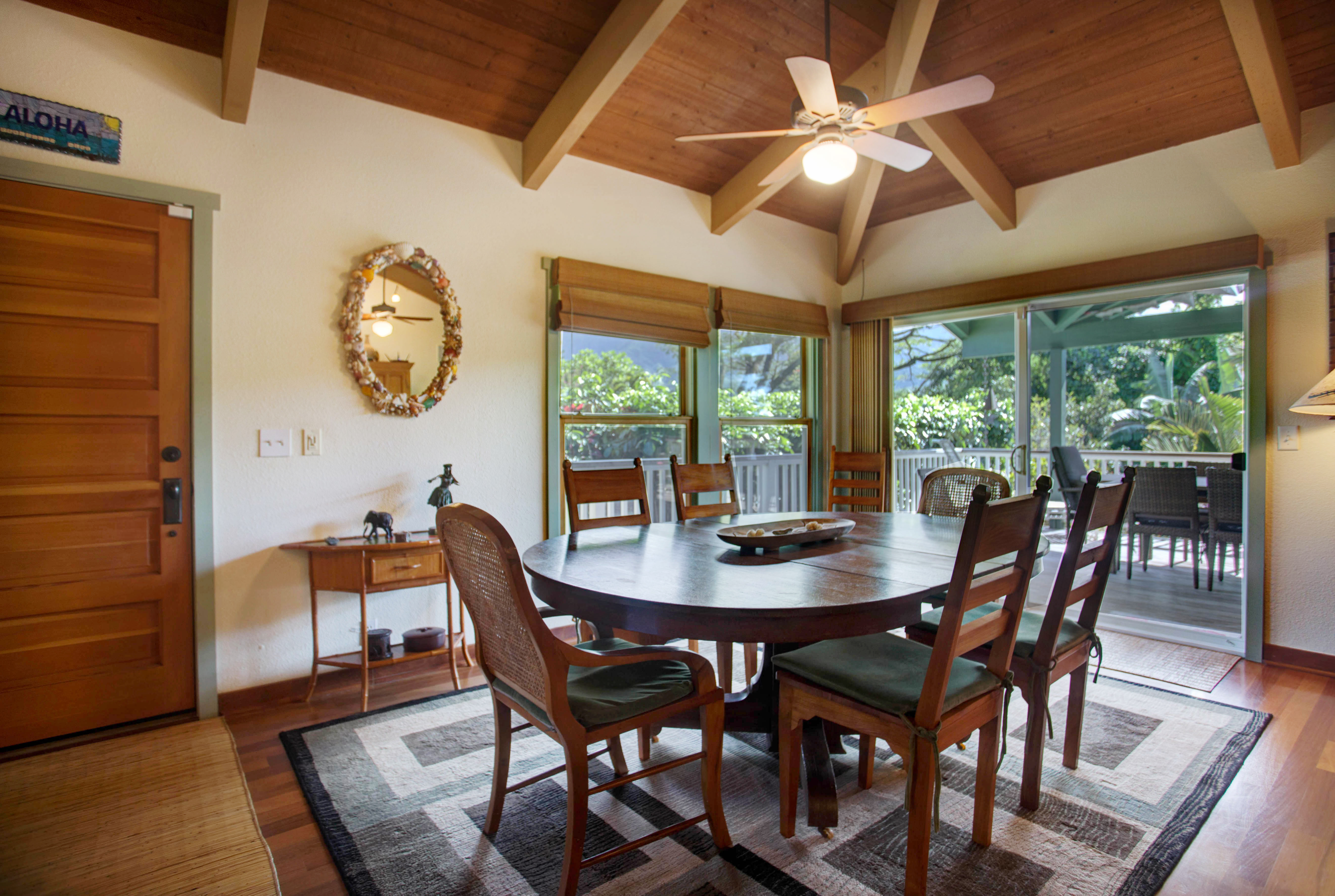 4446 Aku Rd Property Photo 3