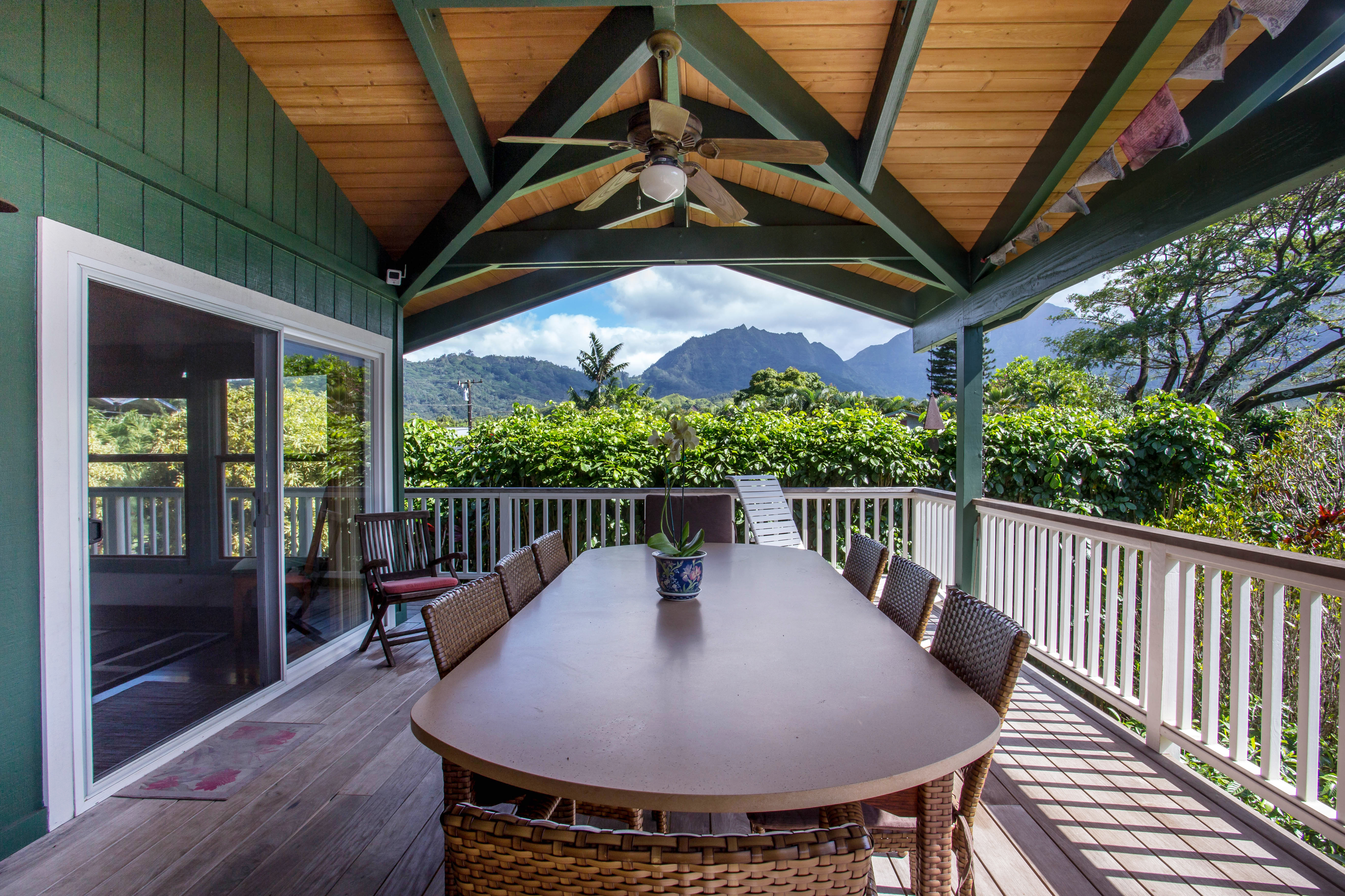 4446 Aku Rd Property Photo 4