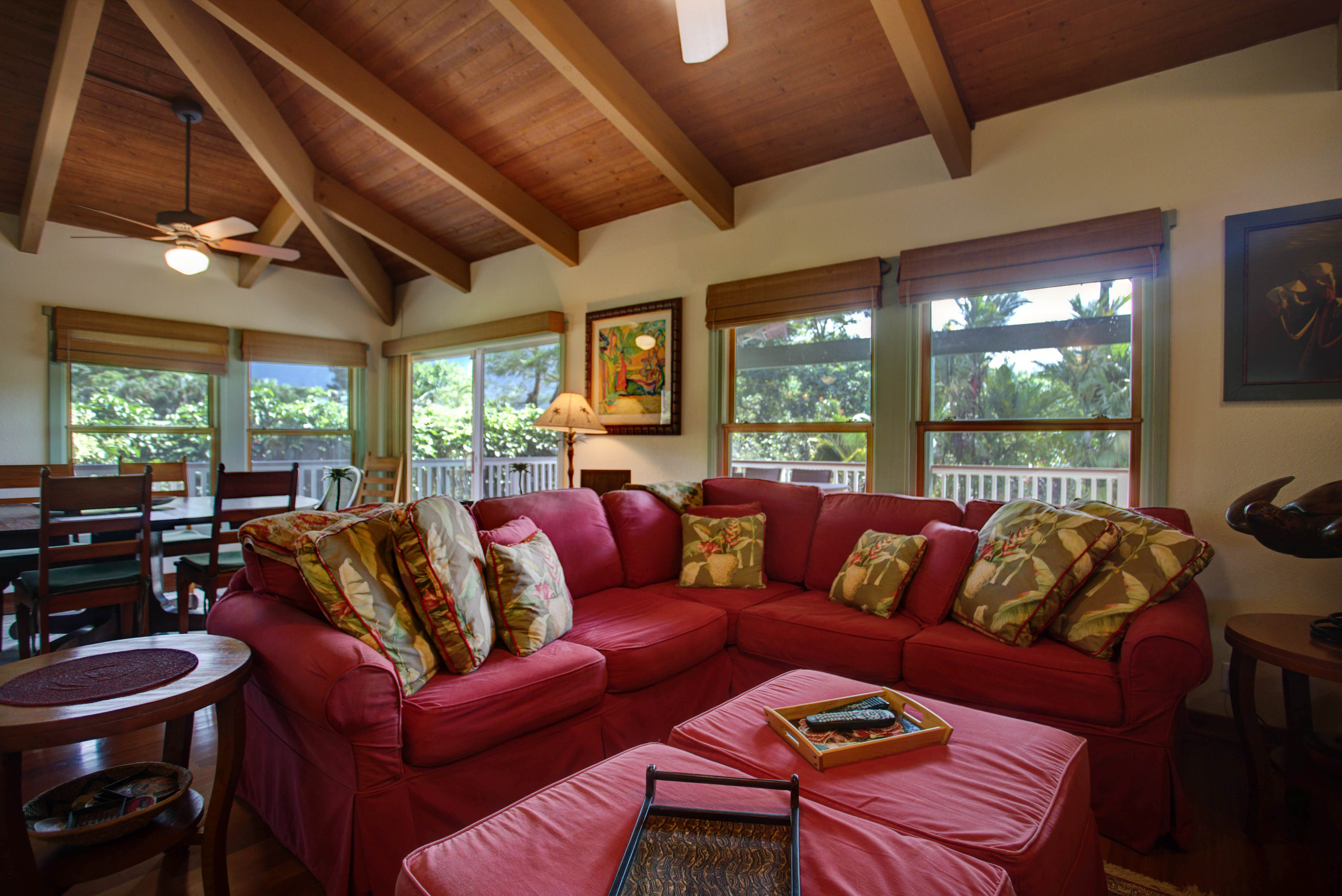 4446 Aku Rd Property Photo 8