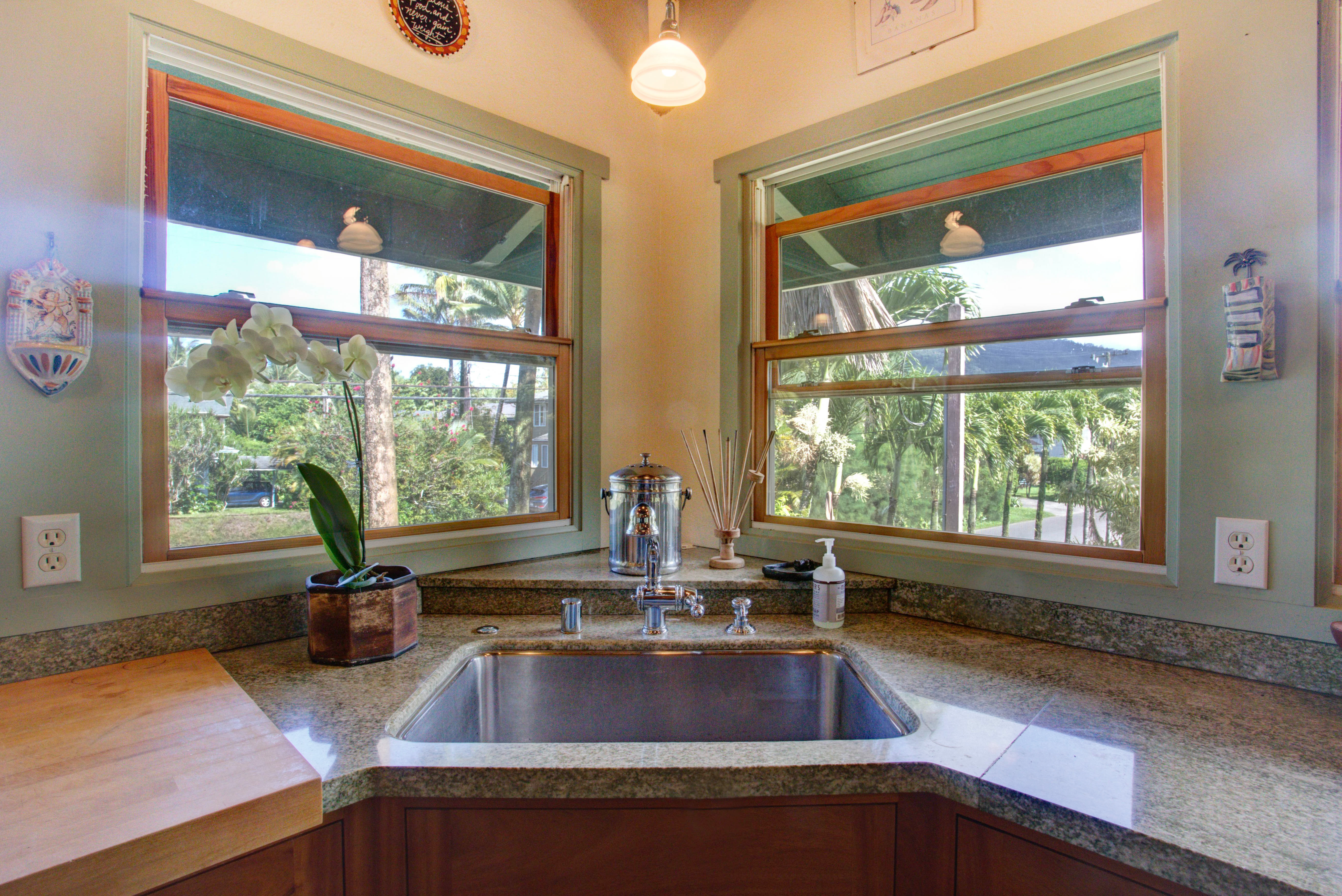 4446 Aku Rd Property Photo 10