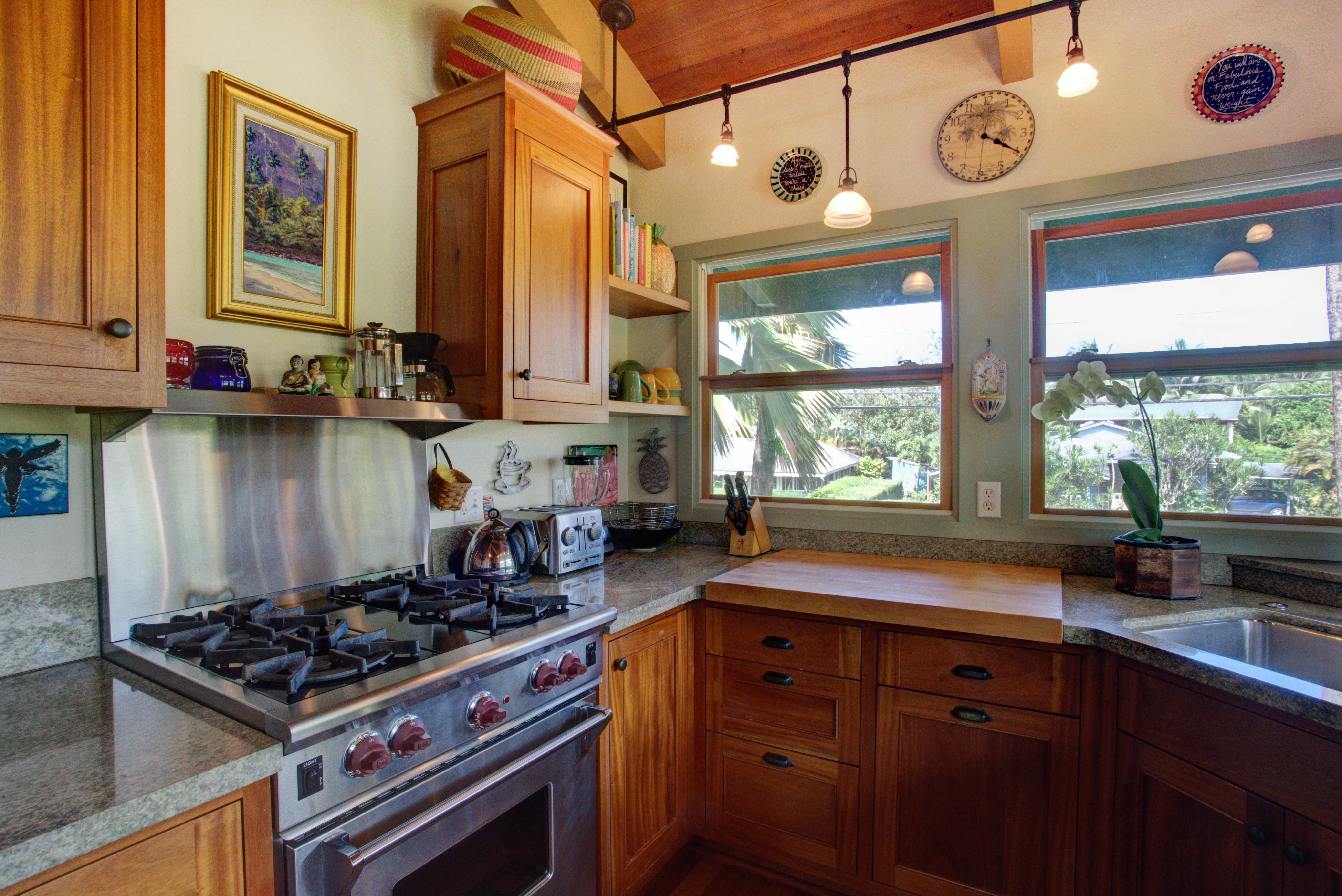 4446 Aku Rd Property Photo 12