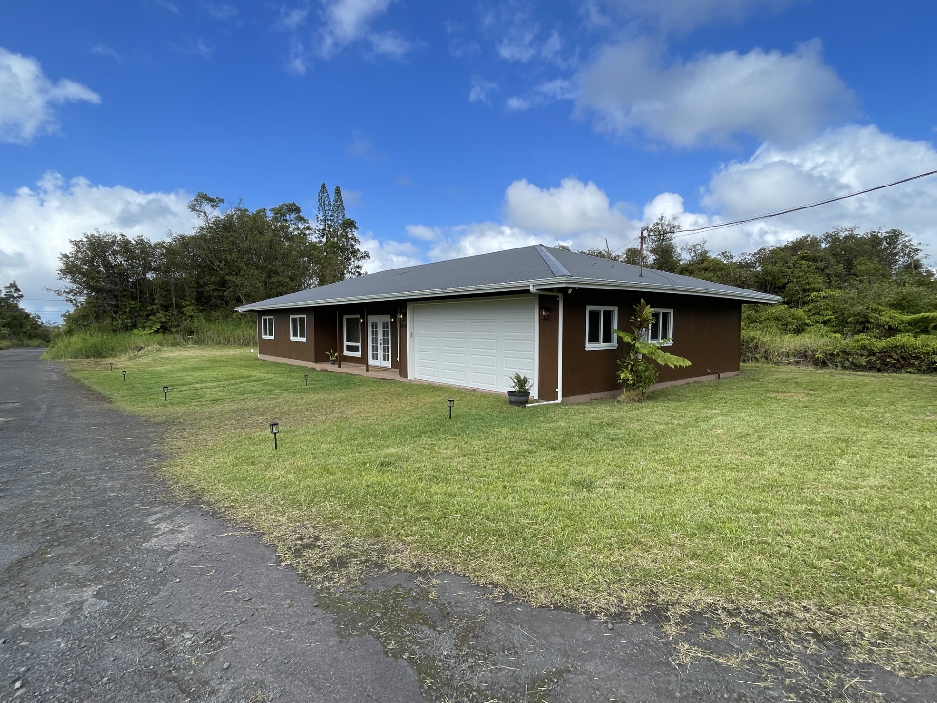 18-1813 Haupia St Property Photo 1