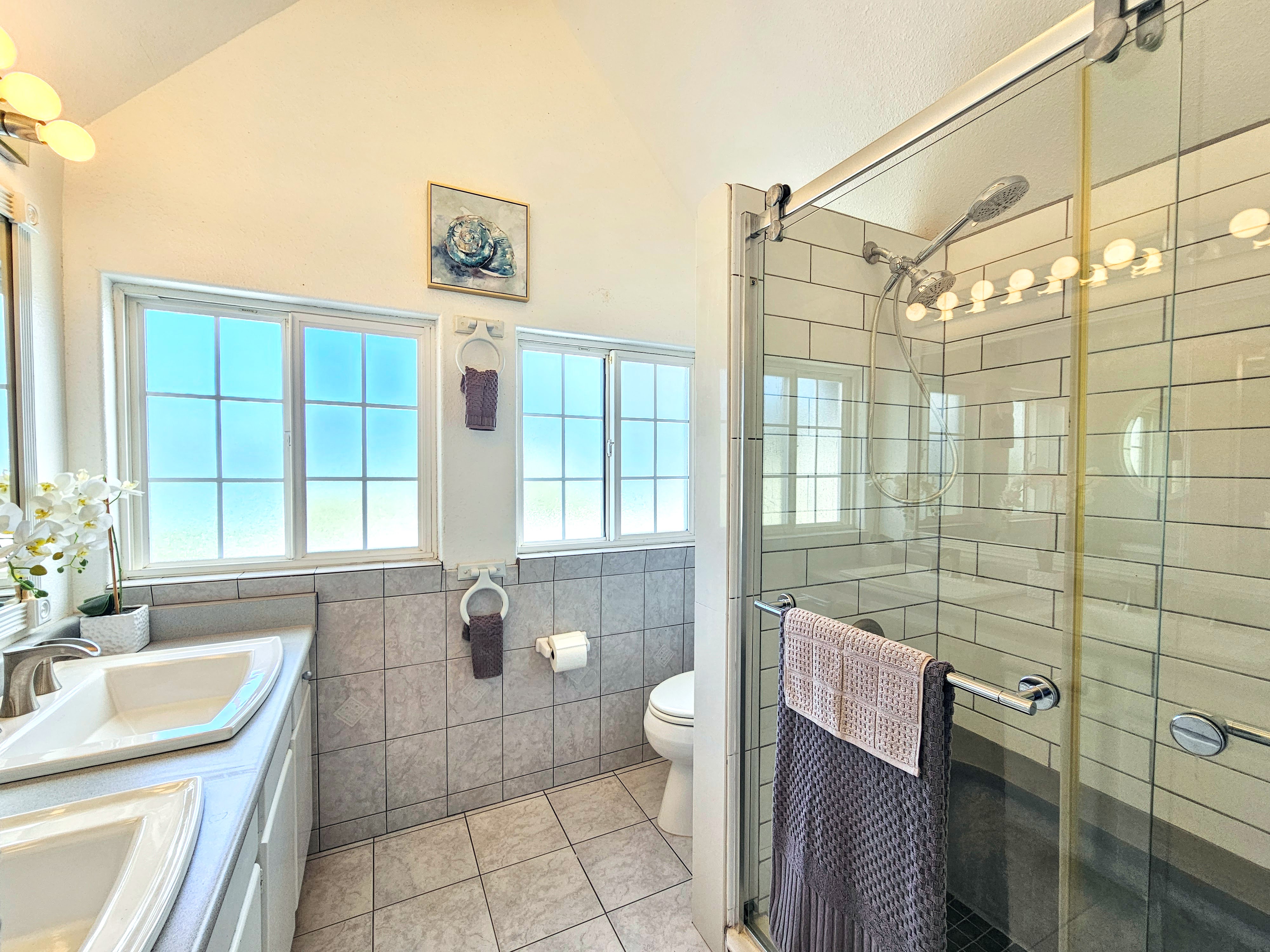 726-a Waianuenue Ave Property Photo 6