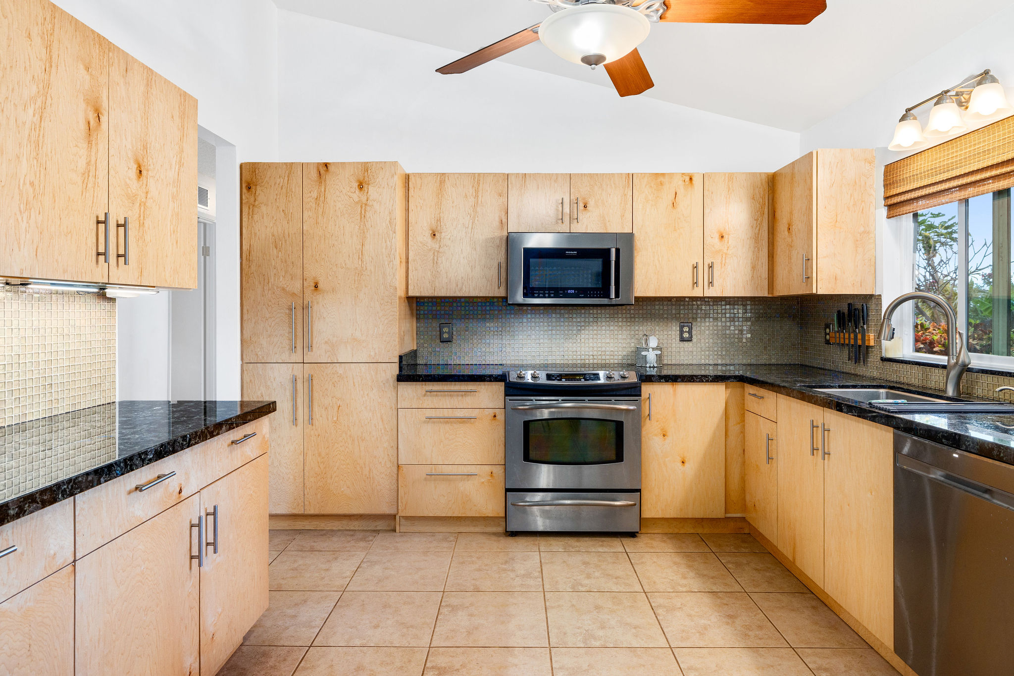 68-3698 Kimo Nui St Property Photo 9