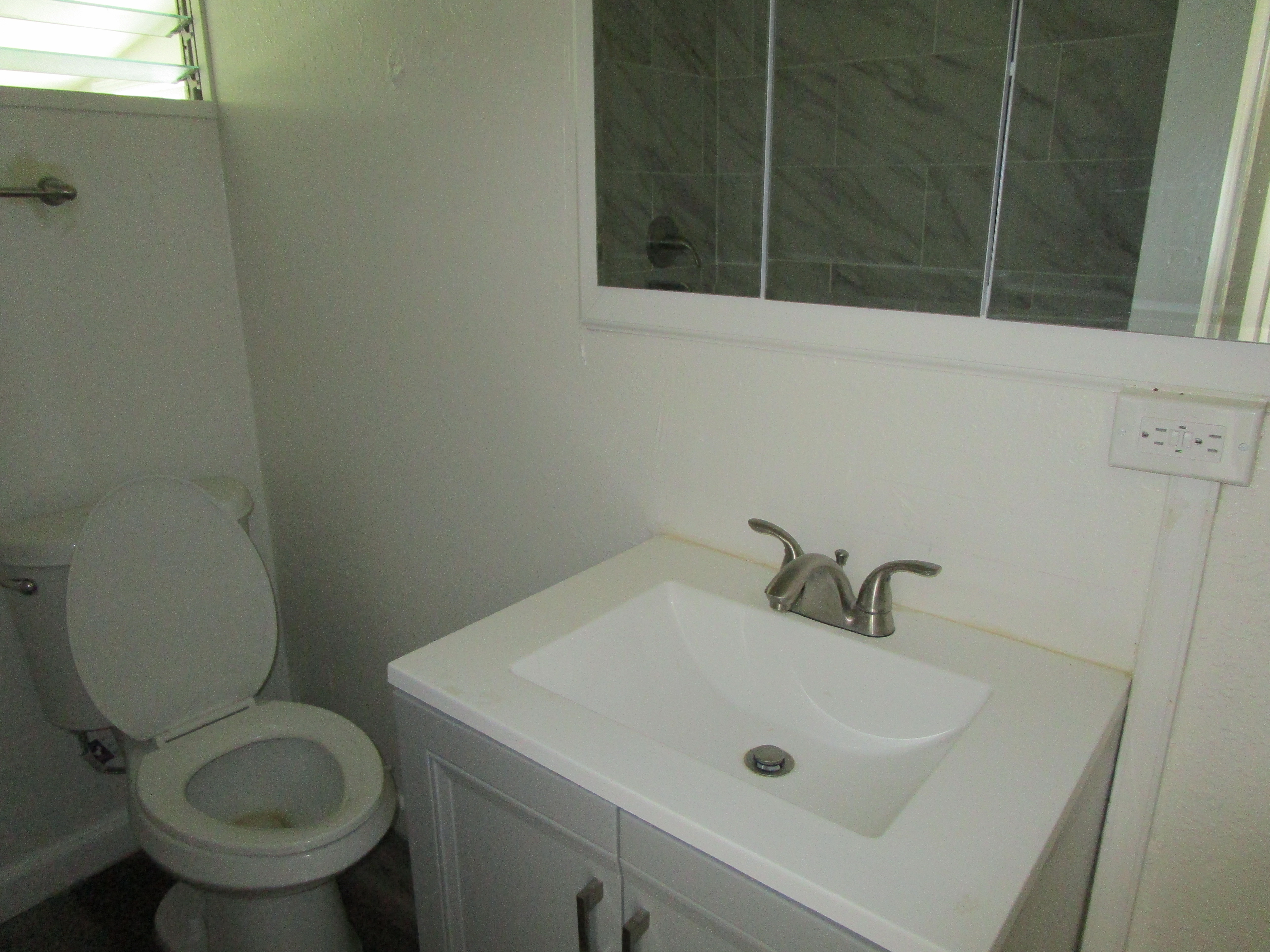 2114 Kaumana Dr Property Photo 22