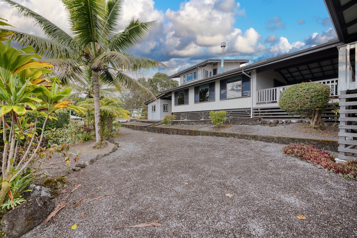 1559 Kilikina St Property Photo 4