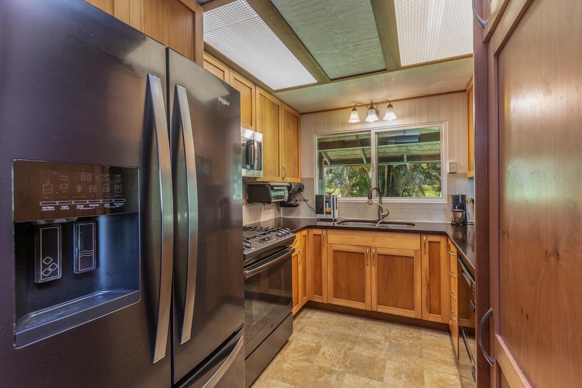 1714 Hulu Rd B Property Photo 3