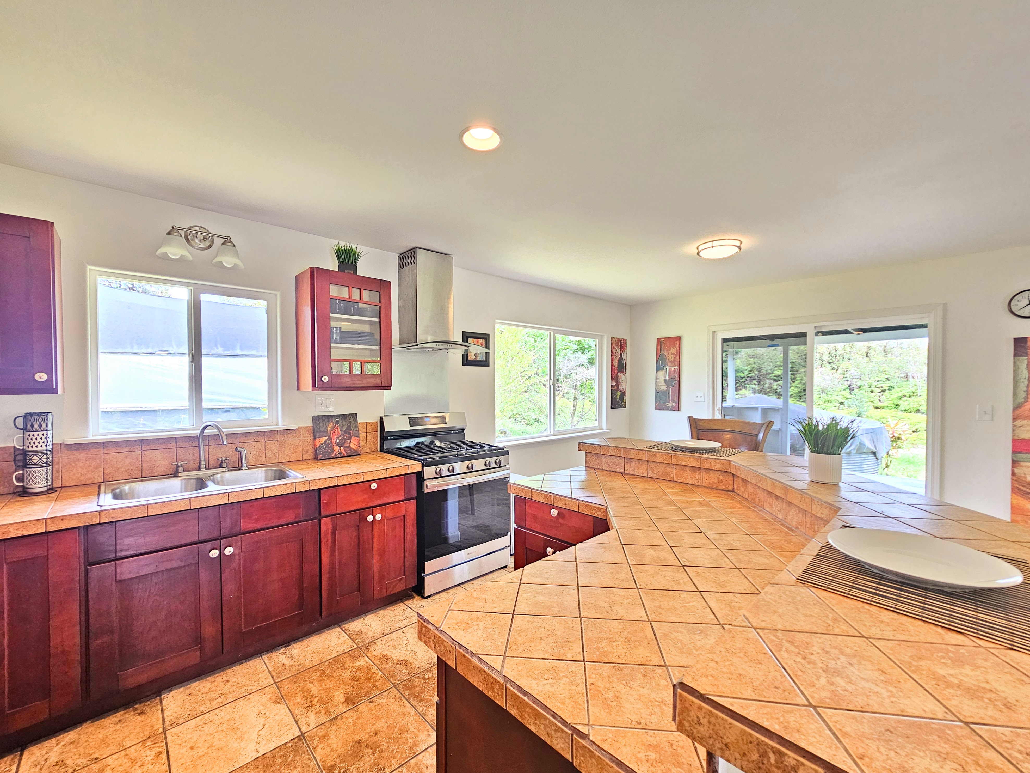 11-1858 Ulei St Property Photo 4