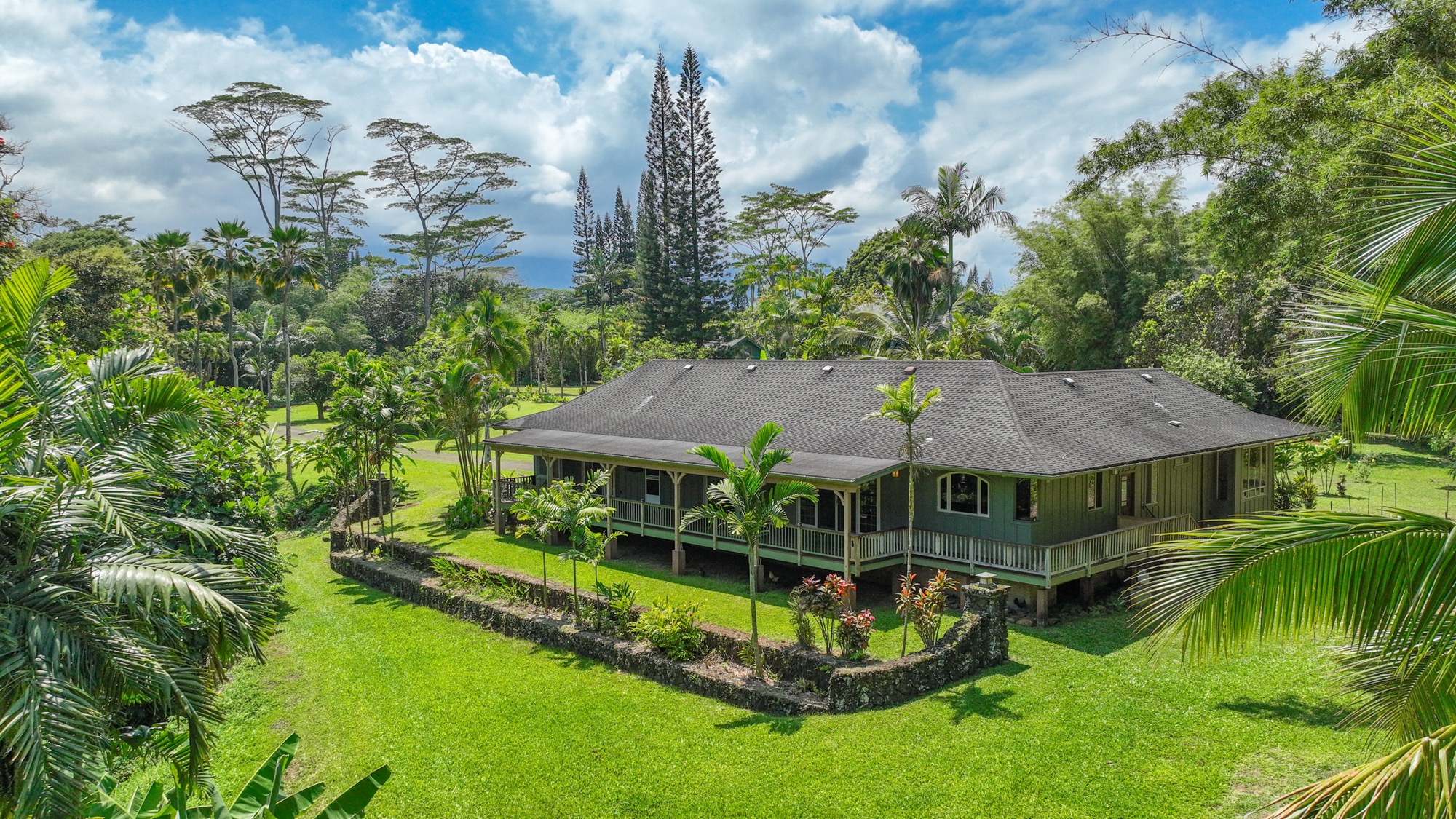 4631 Kahiliholo Rd Property Photo 1