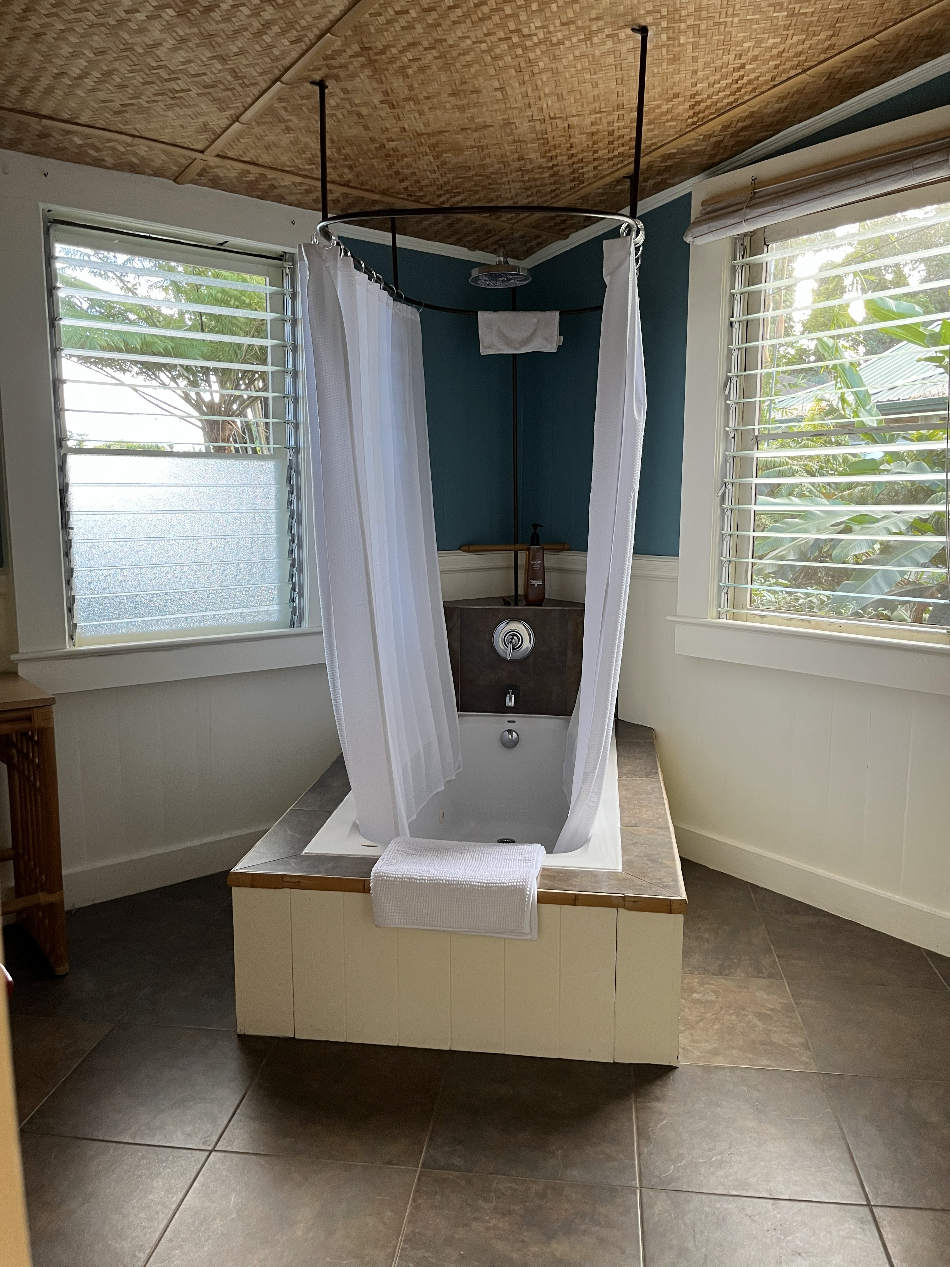 301 Ponahawai St Property Photo 5