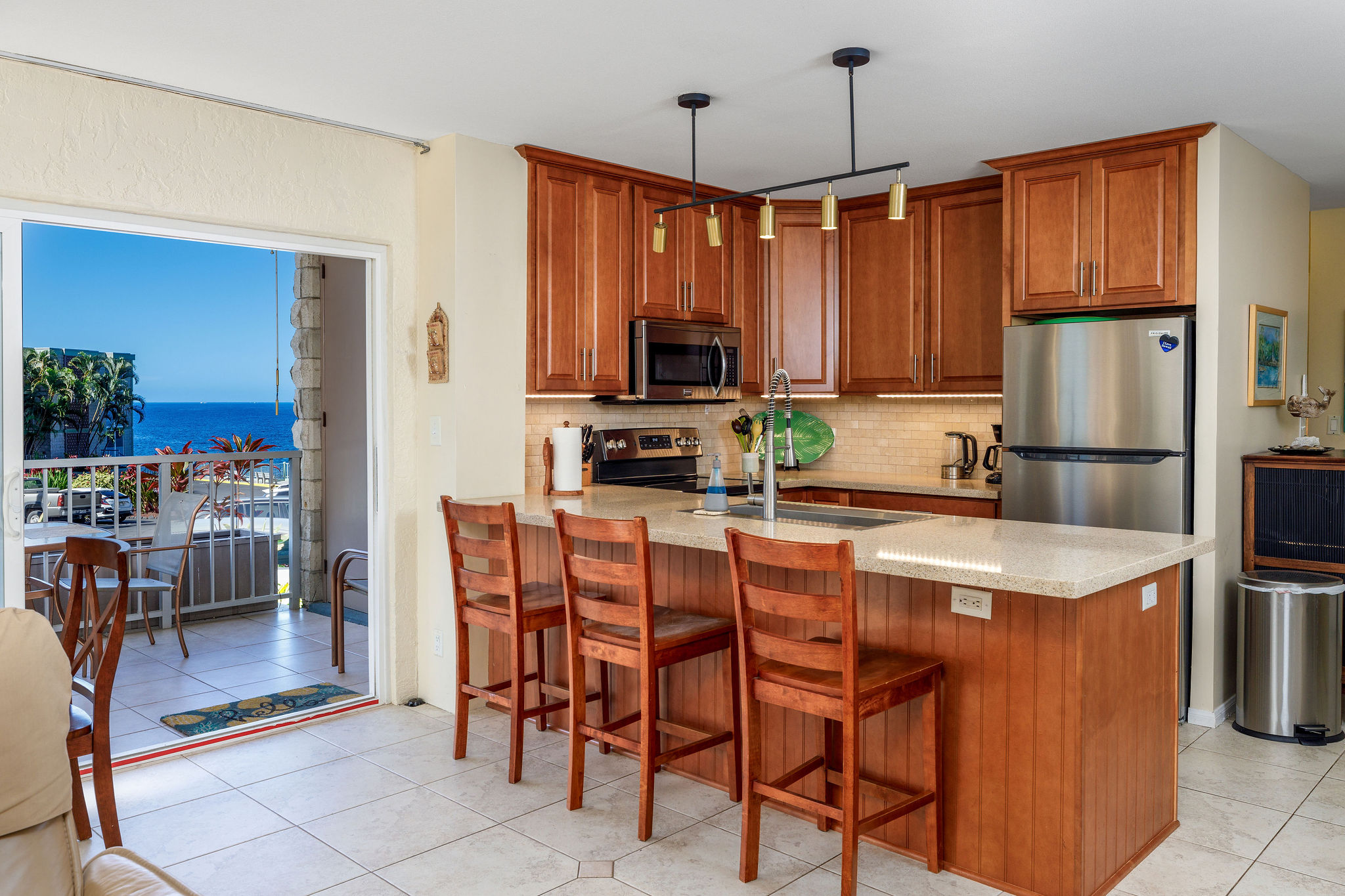 75-6016 ALII DR 126 Property Photo 1