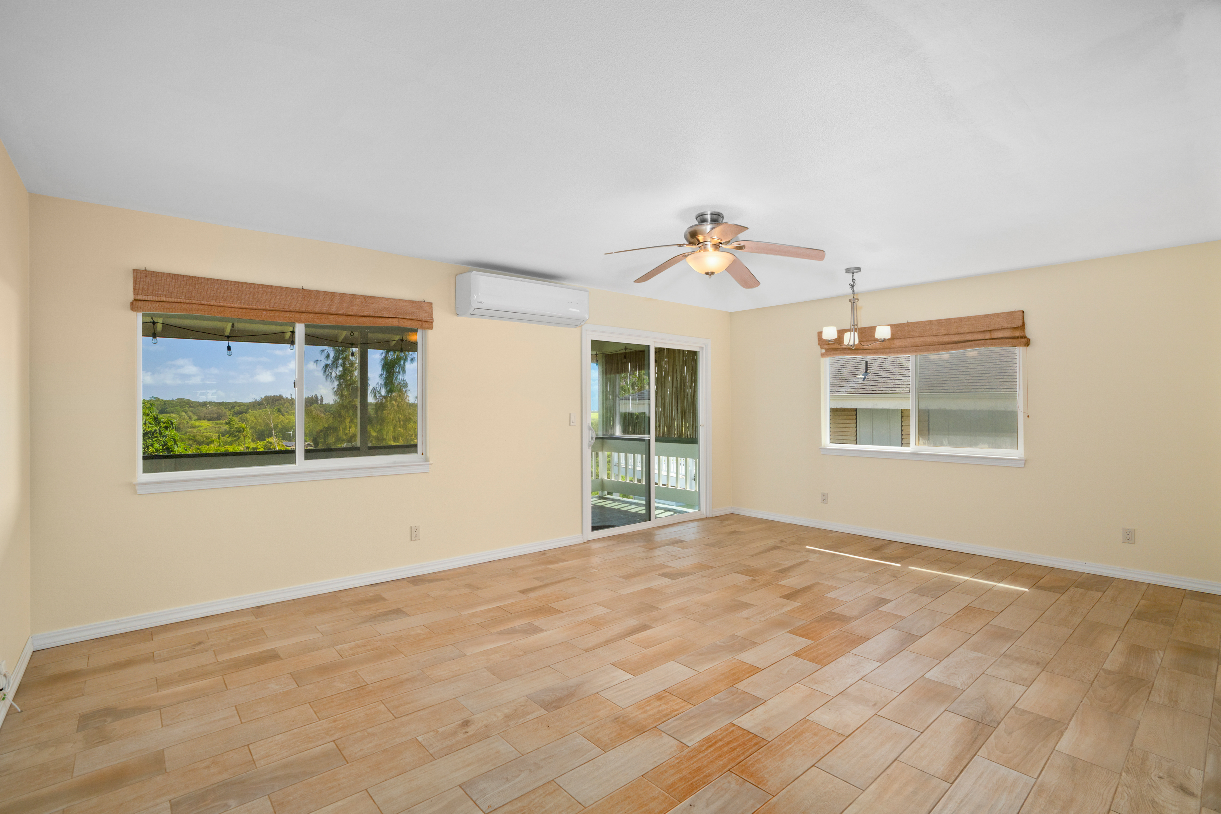 5372 Kumole St Property Photo 3