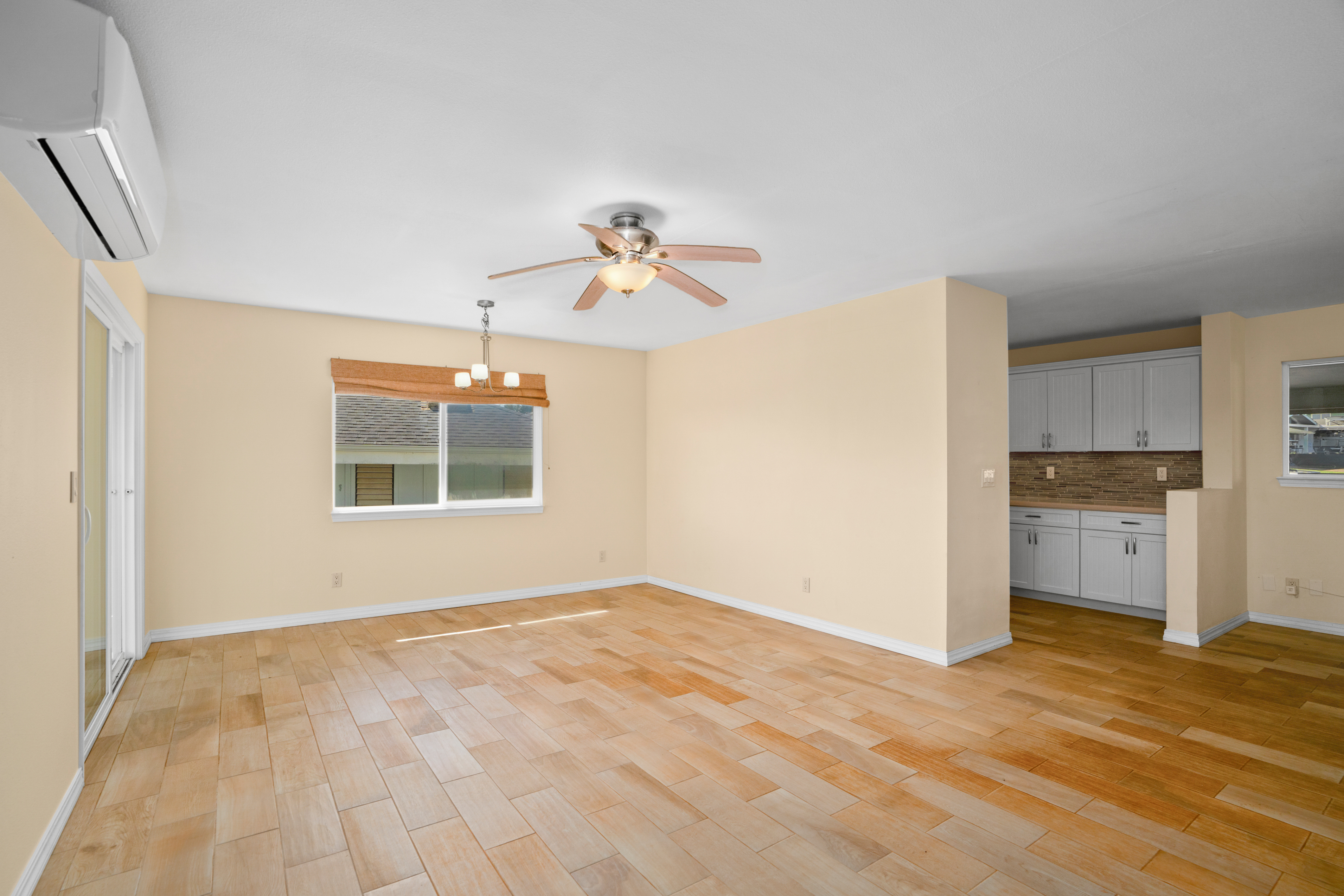 5372 Kumole St Property Photo 4