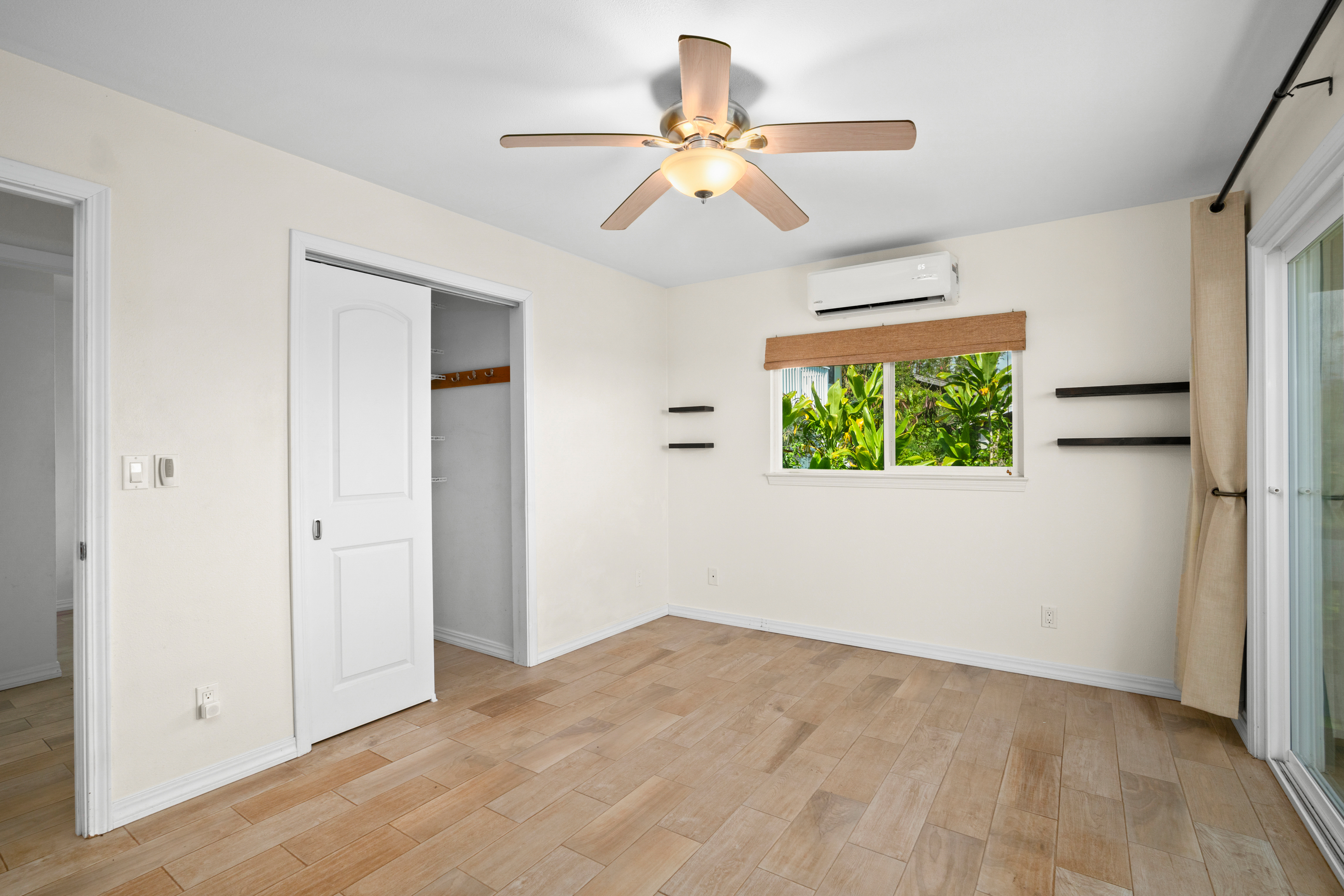 5372 Kumole St Property Photo 11
