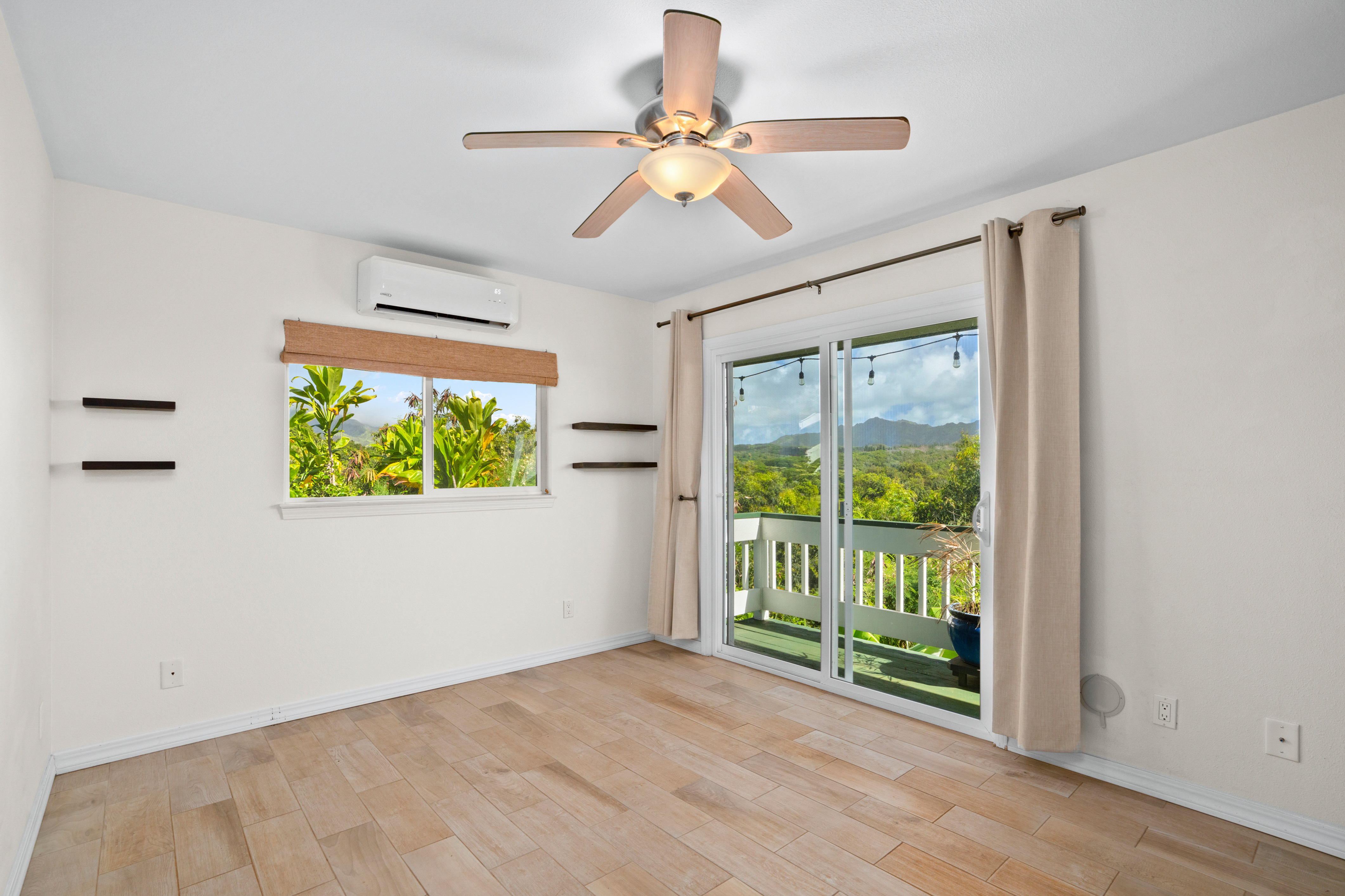 5372 Kumole St Property Photo 12