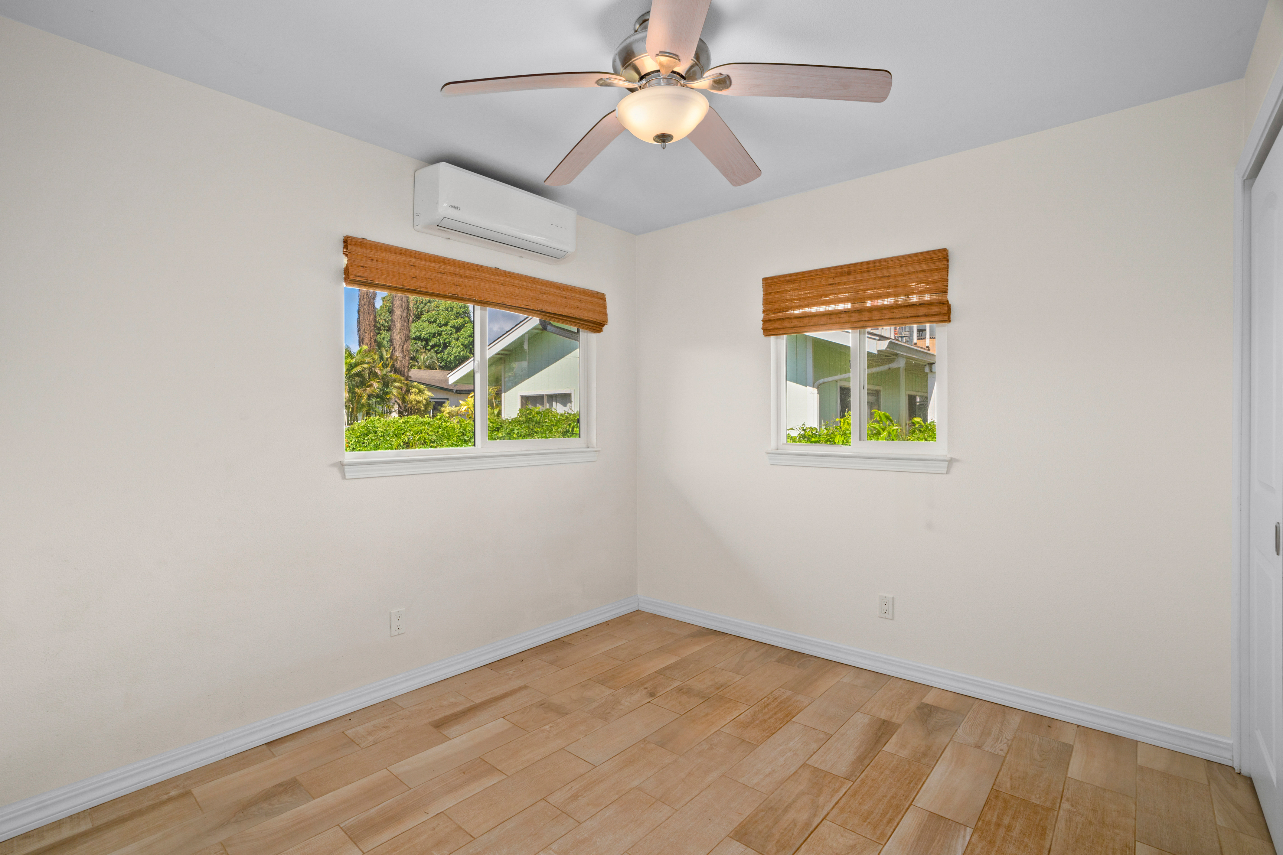 5372 Kumole St Property Photo 16