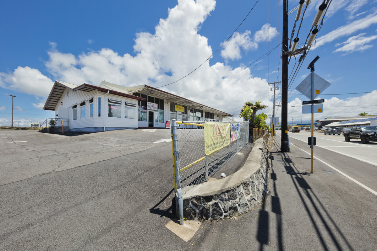 92 Kalanianaole St Property Photo 4