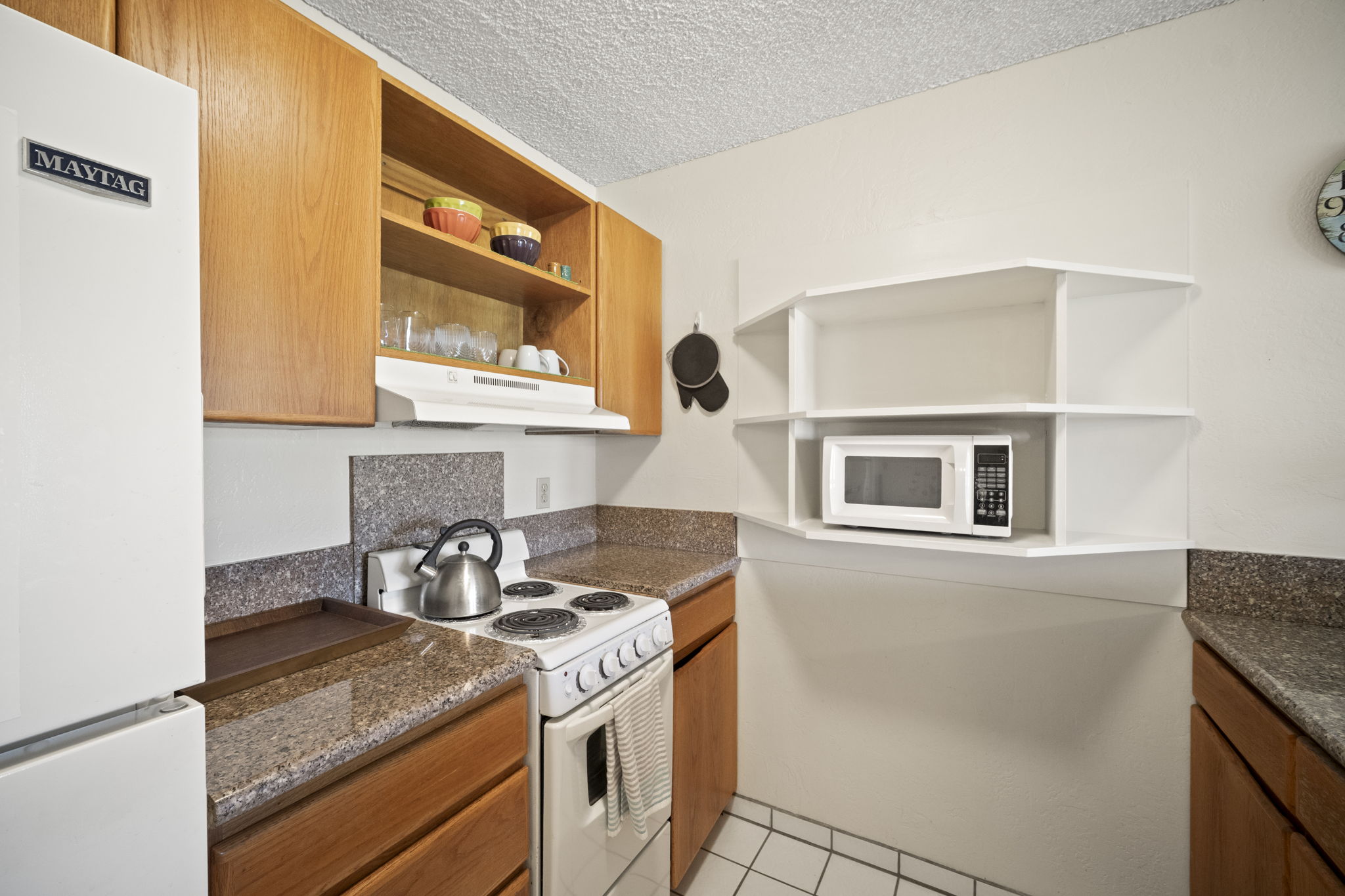 525 Aleka Lp F15 Property Photo 11