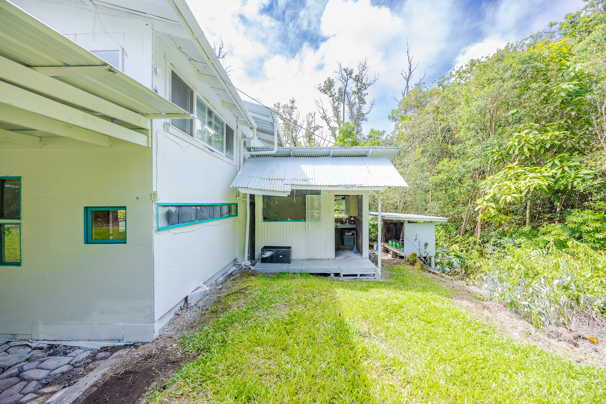 12-557 Hawaii St Property Photo 4