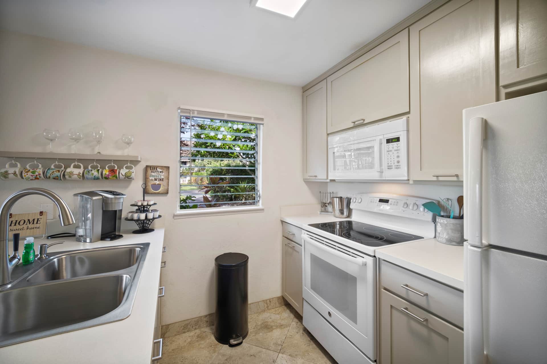 525 Aleka Lp K8 Property Photo 2