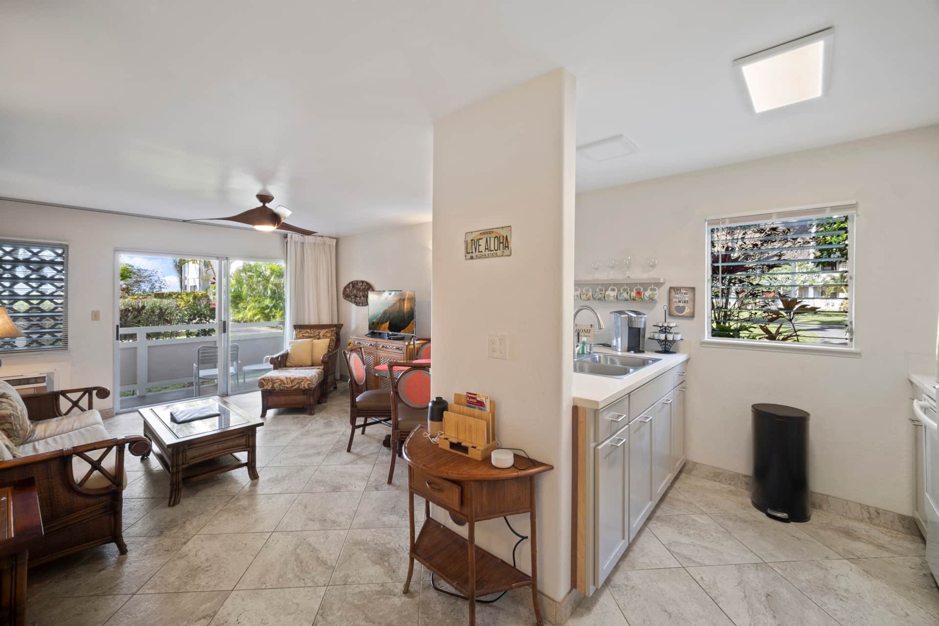 525 Aleka Lp K8 Property Photo 3