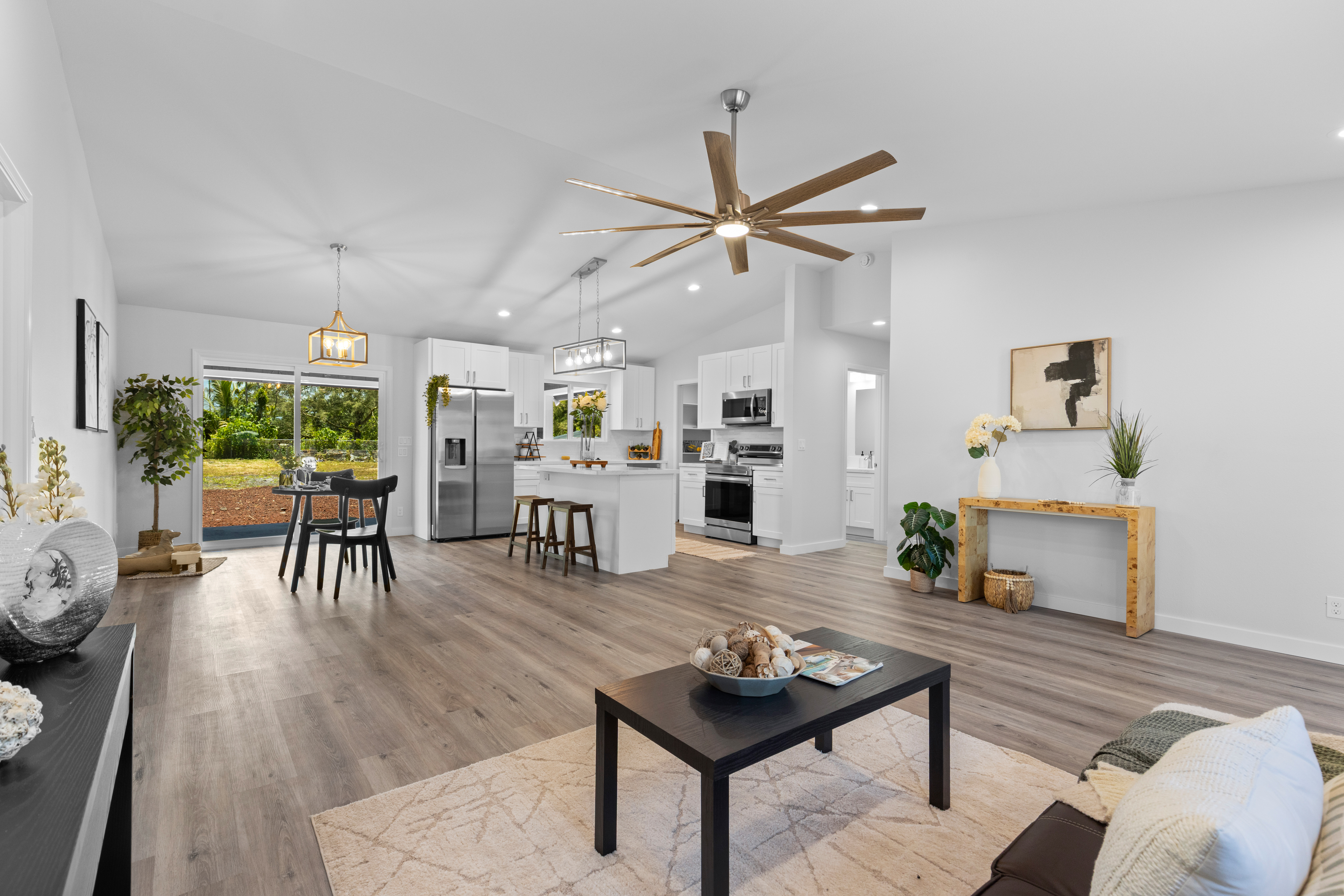 15-1698 5th Ave Property Photo 1